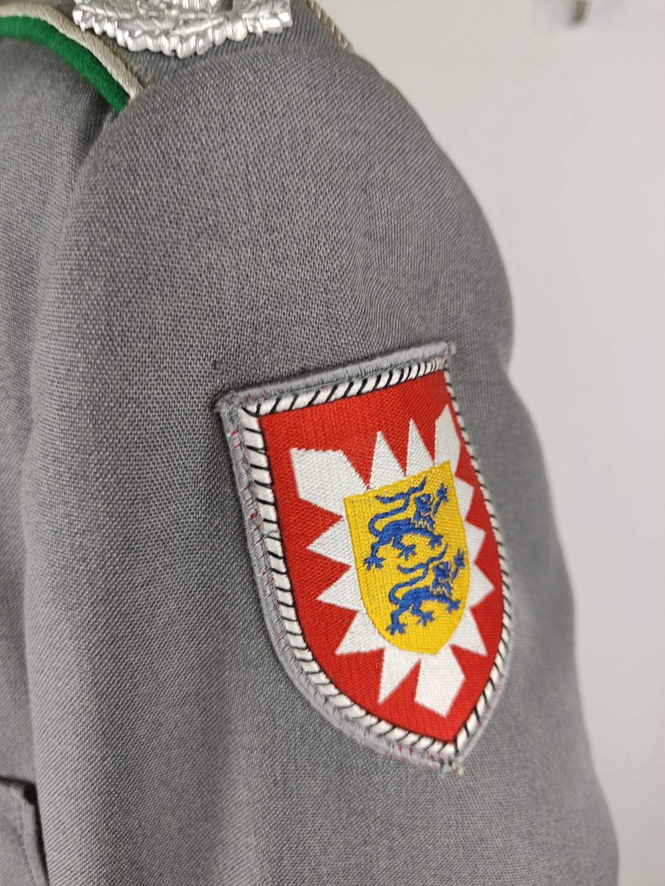 全场0元起拍 第176期 咸鱼国勋章拍卖专场 7月24日（周三）下午6：00开始 早期法袖 西德步兵少校常服上衣 胸围108 肩宽48 衣长80 袖长62