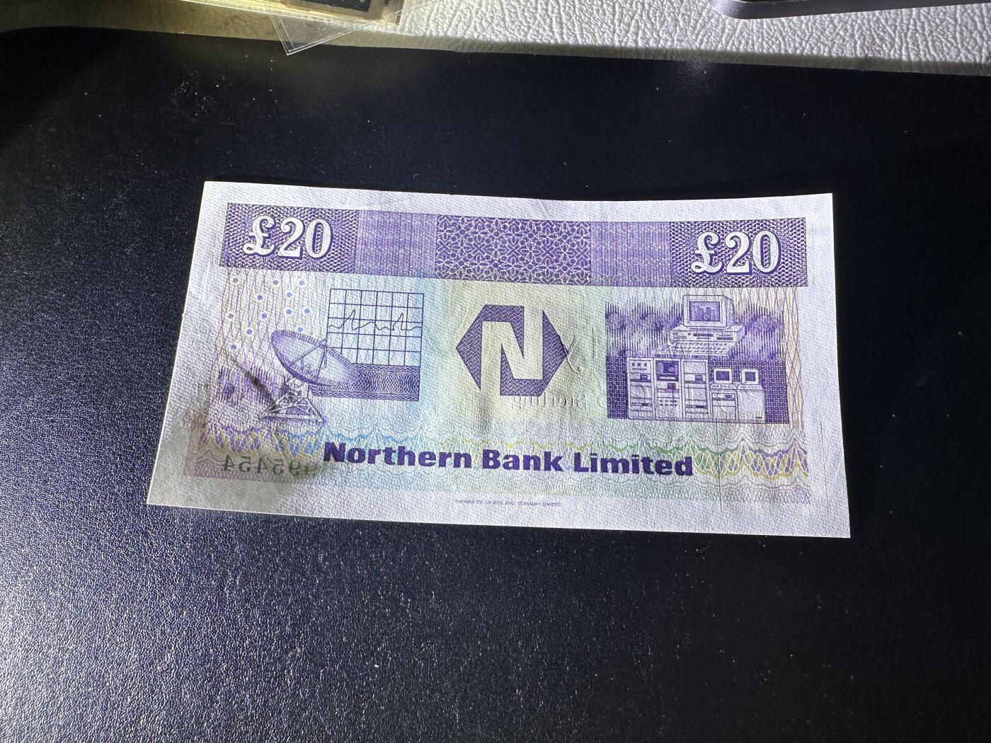 《外钞收藏家》第三百九十四期 1990年北爱尔兰20镑 全新UNC