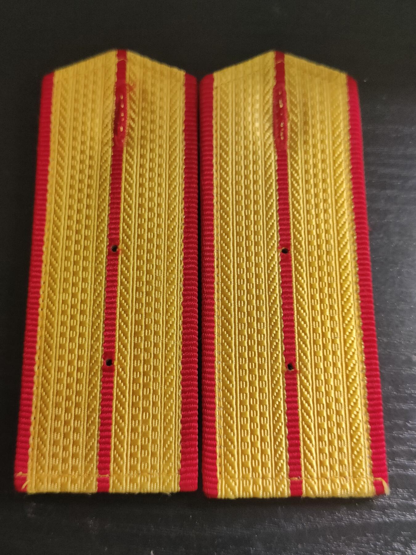 全场0元起拍 第176期 咸鱼国勋章拍卖专场 7月24日（周三）下午6：00开始 光板尉官肩章