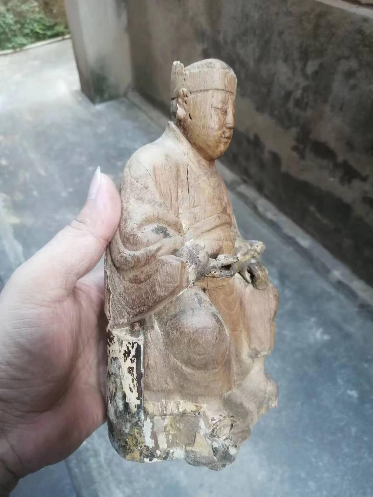 老木雕文官像，尺寸21厘米，手有修，品相如图，880包快递