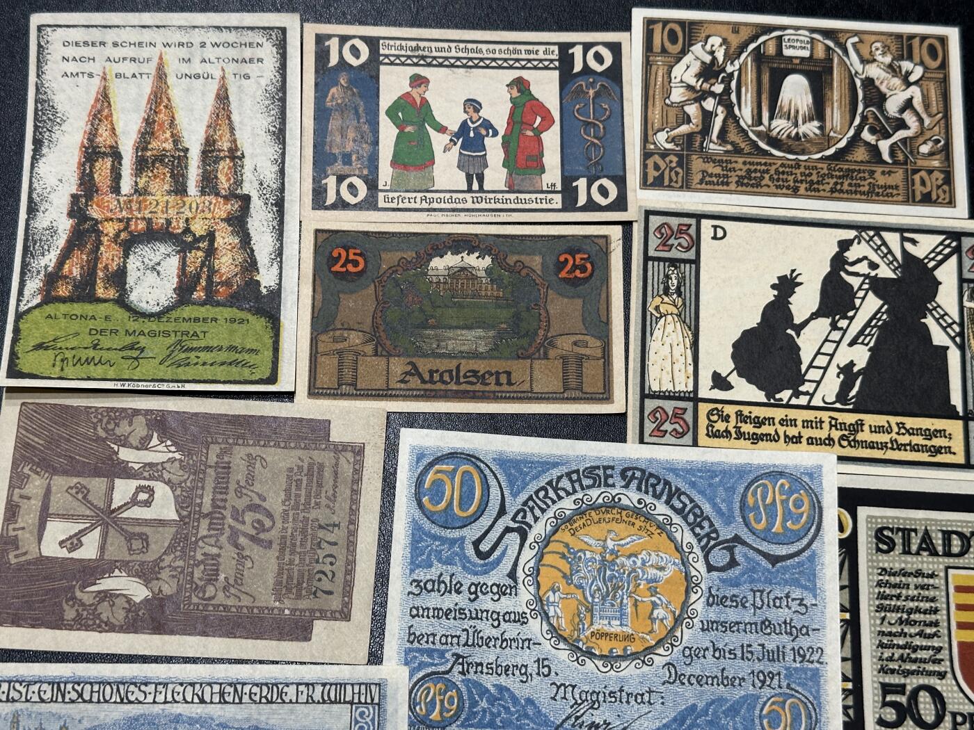 《外钞收藏家》第三百九十四期 德国紧急状态纸币 12张一起 基本全新 个别有瑕疵