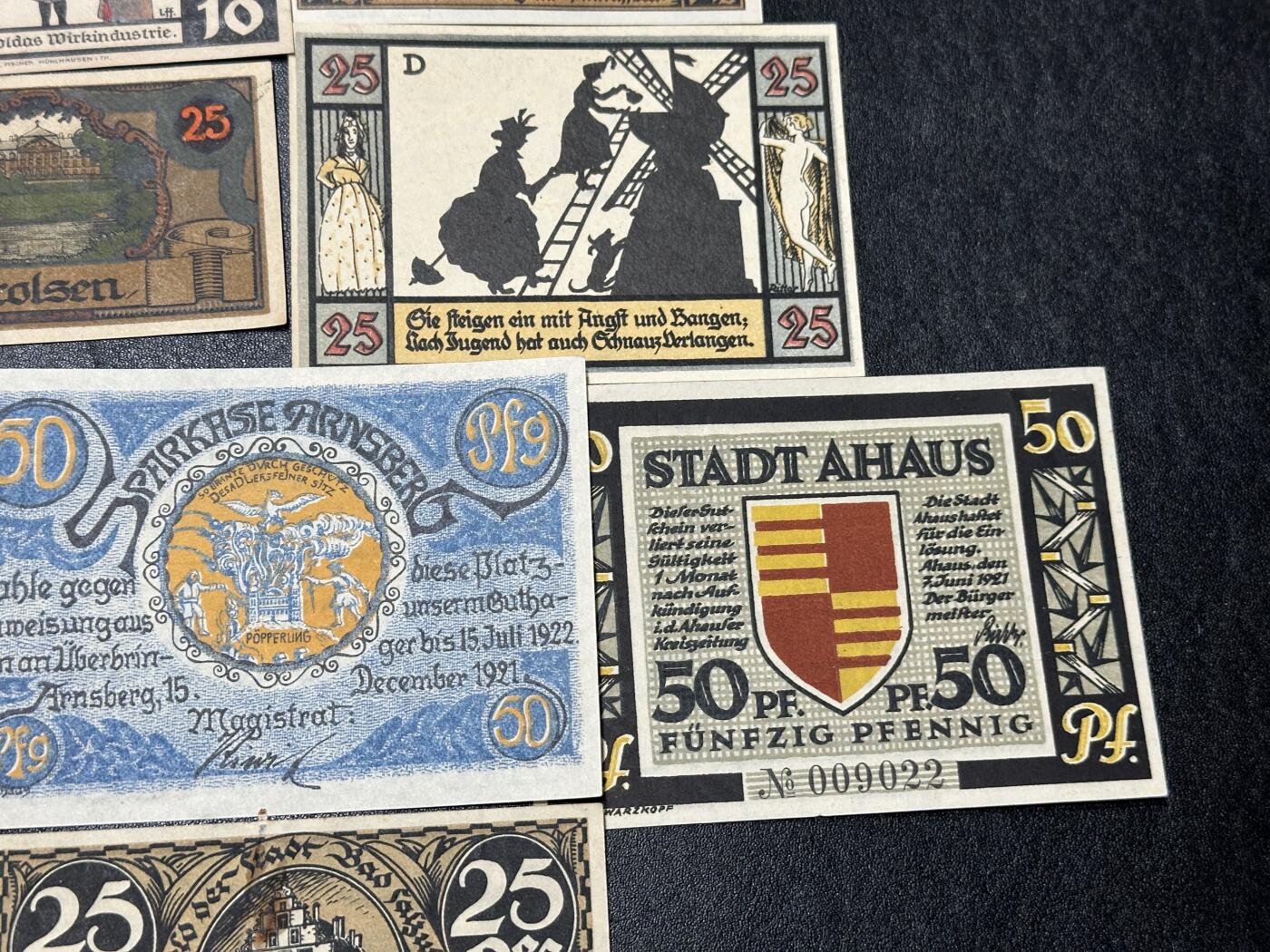 《外钞收藏家》第三百九十四期 德国紧急状态纸币 12张一起 基本全新 个别有瑕疵