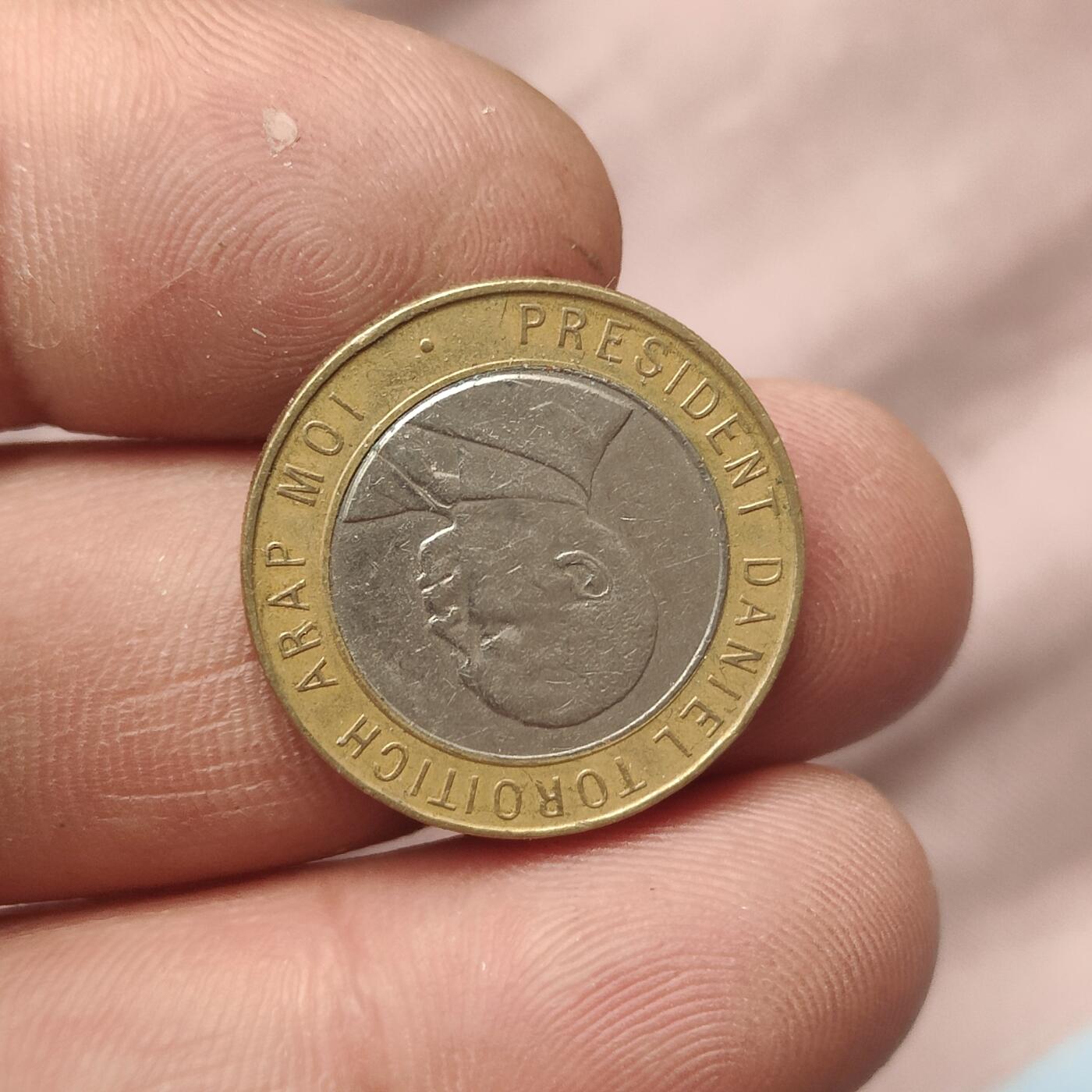英雄古币捡漏专场第一期无押金可累计捡漏，全场50包邮，偏远地区除外。 肯尼亚