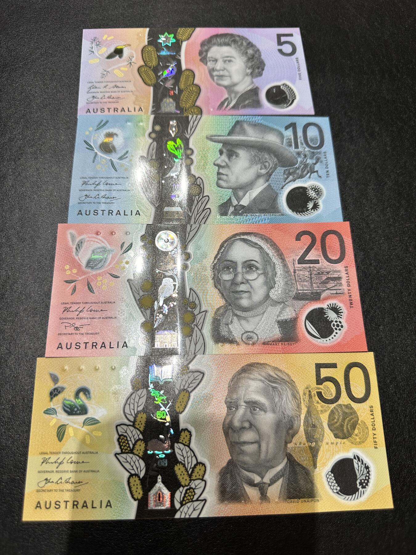 《外钞收藏家》第三百九十四期 澳大利亚最新版5-50澳元 四张一起 全新UNC