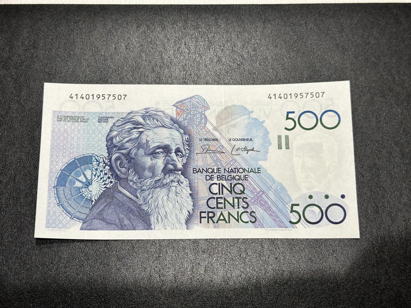 《外钞收藏家》第三百九十四期 比利时倒二版500法郎 全新UNC
