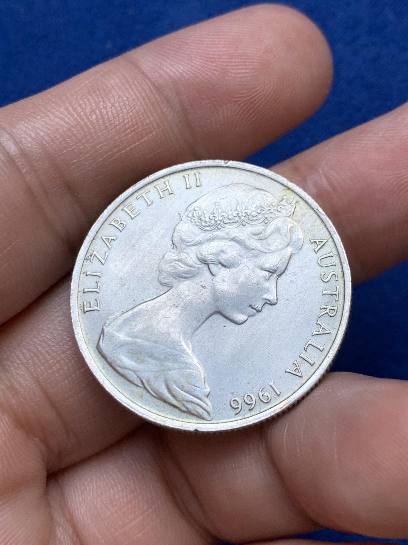 《竞宝斋》第289场- 周日，周一，周二 3场连拍 （全场包邮） 澳大利亚1966年50分银币 正面伊丽莎白二世 背面袋鼠和鸵鸟