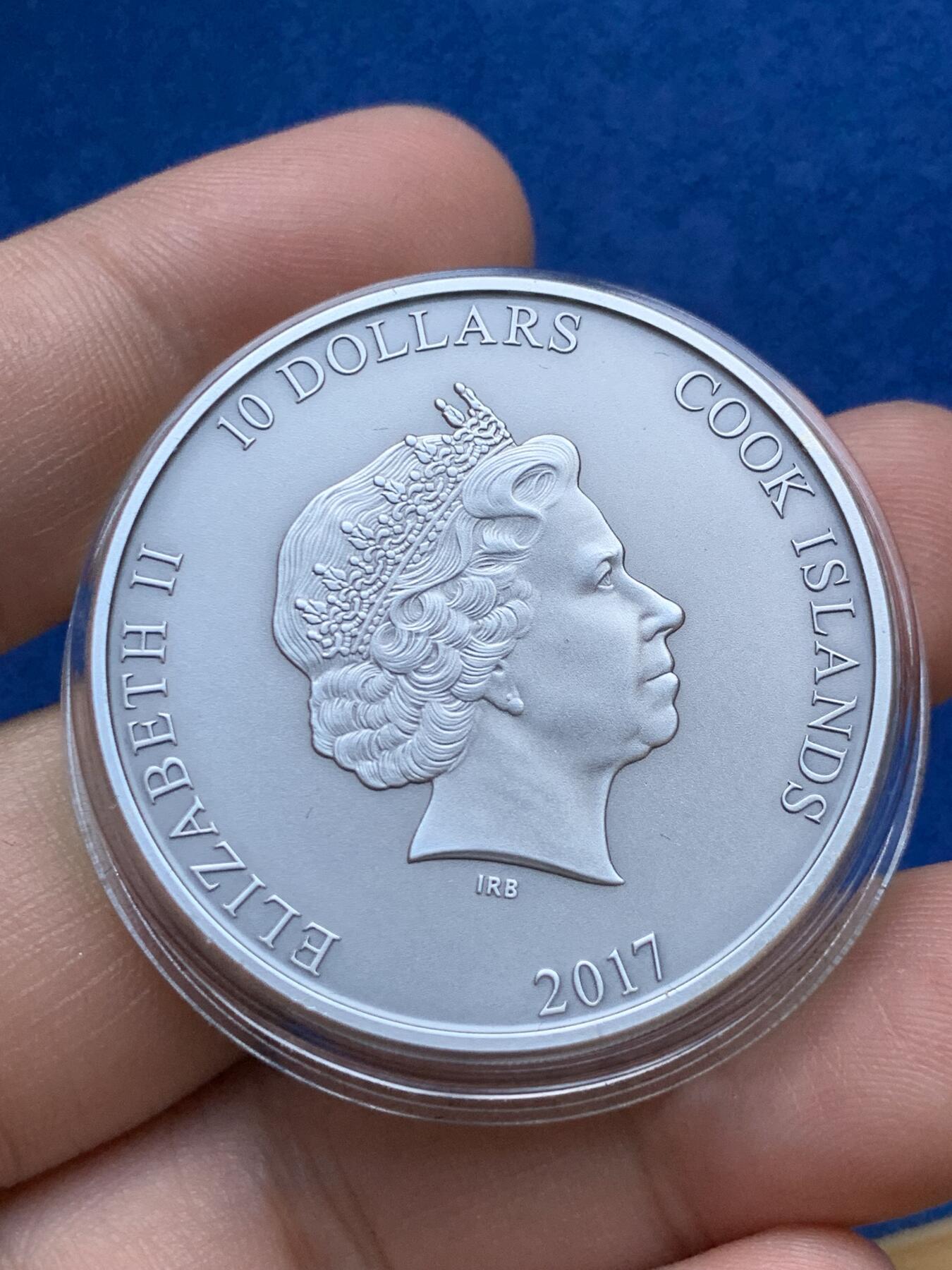 《竞宝斋》第289场- 周日，周一，周二 3场连拍 （全场包邮） 库克群岛2017年北欧神话系列1雷神之锤仿古银币 限量999枚 超高浮雕 钌化工艺 北欧神话系列首发龙头币 盒证齐全 精制币 2盎司 999银 38.6mm