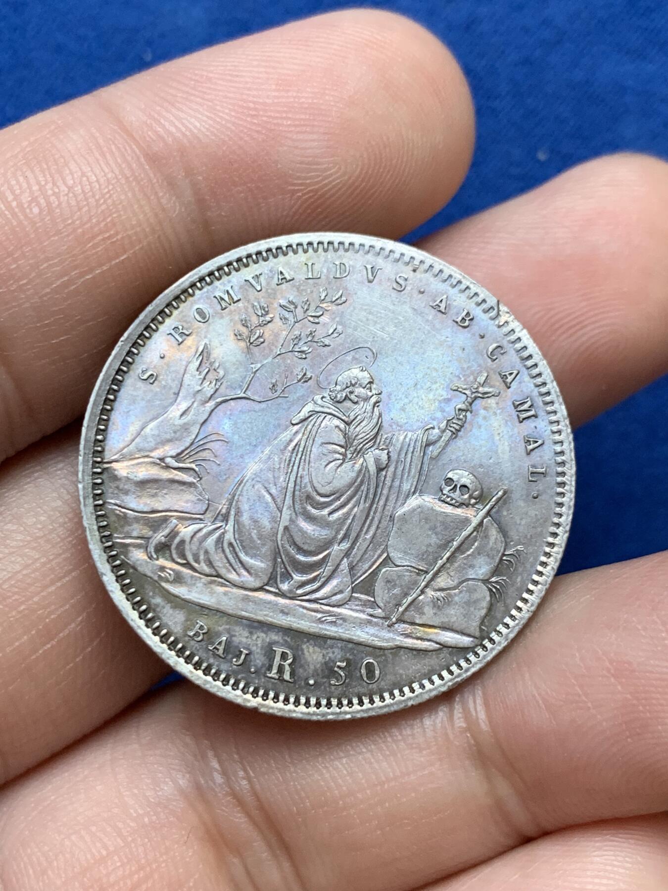 《竞宝斋》第289场- 周日，周一，周二 3场连拍 （全场包邮） 教皇国1832年格列高利十六世50B银币 难得品种 细节见图