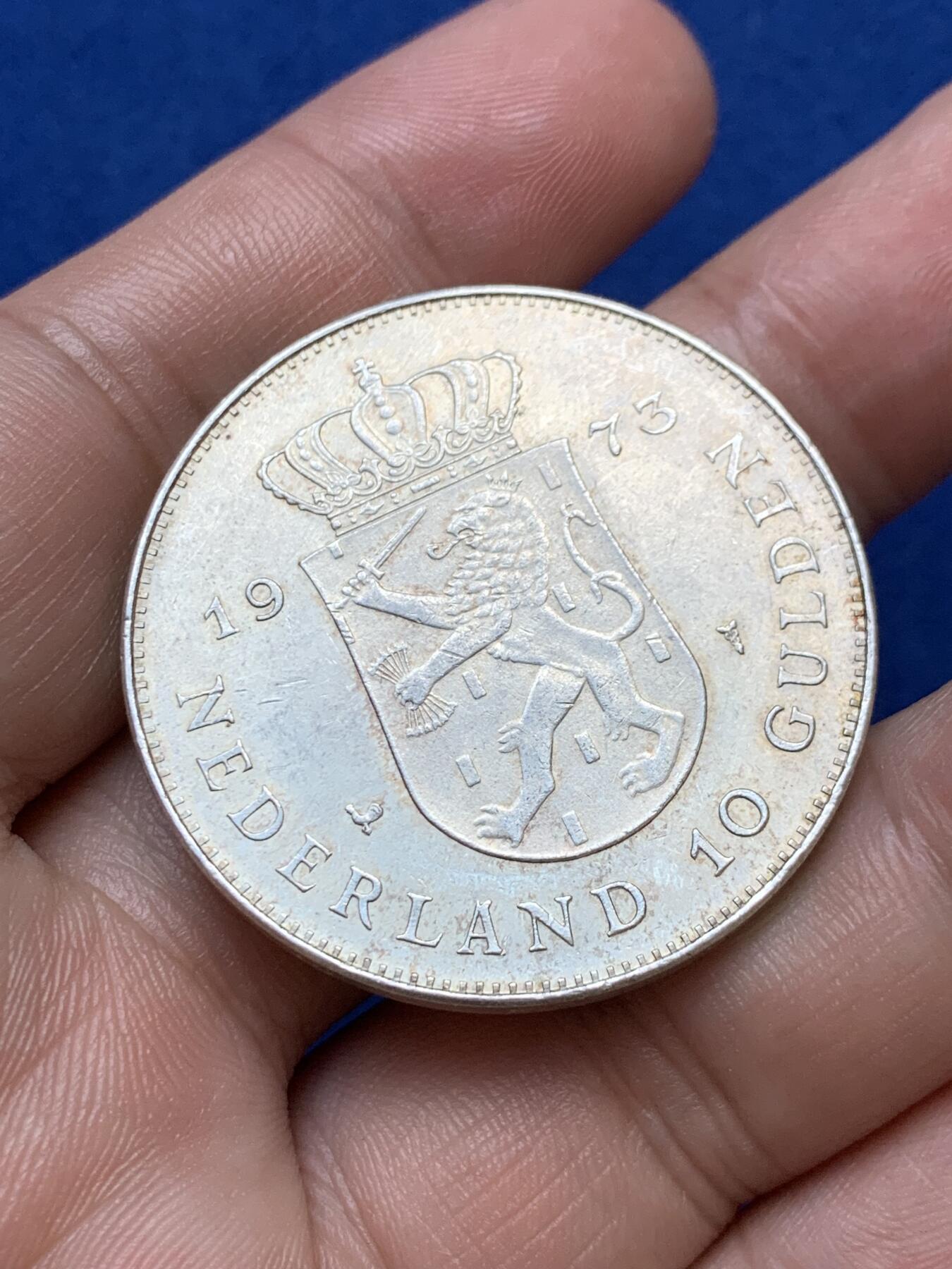 《竞宝斋》第289场- 周日，周一，周二 3场连拍 （全场包邮） 荷兰1973年朱丽安娜女王10盾大银币