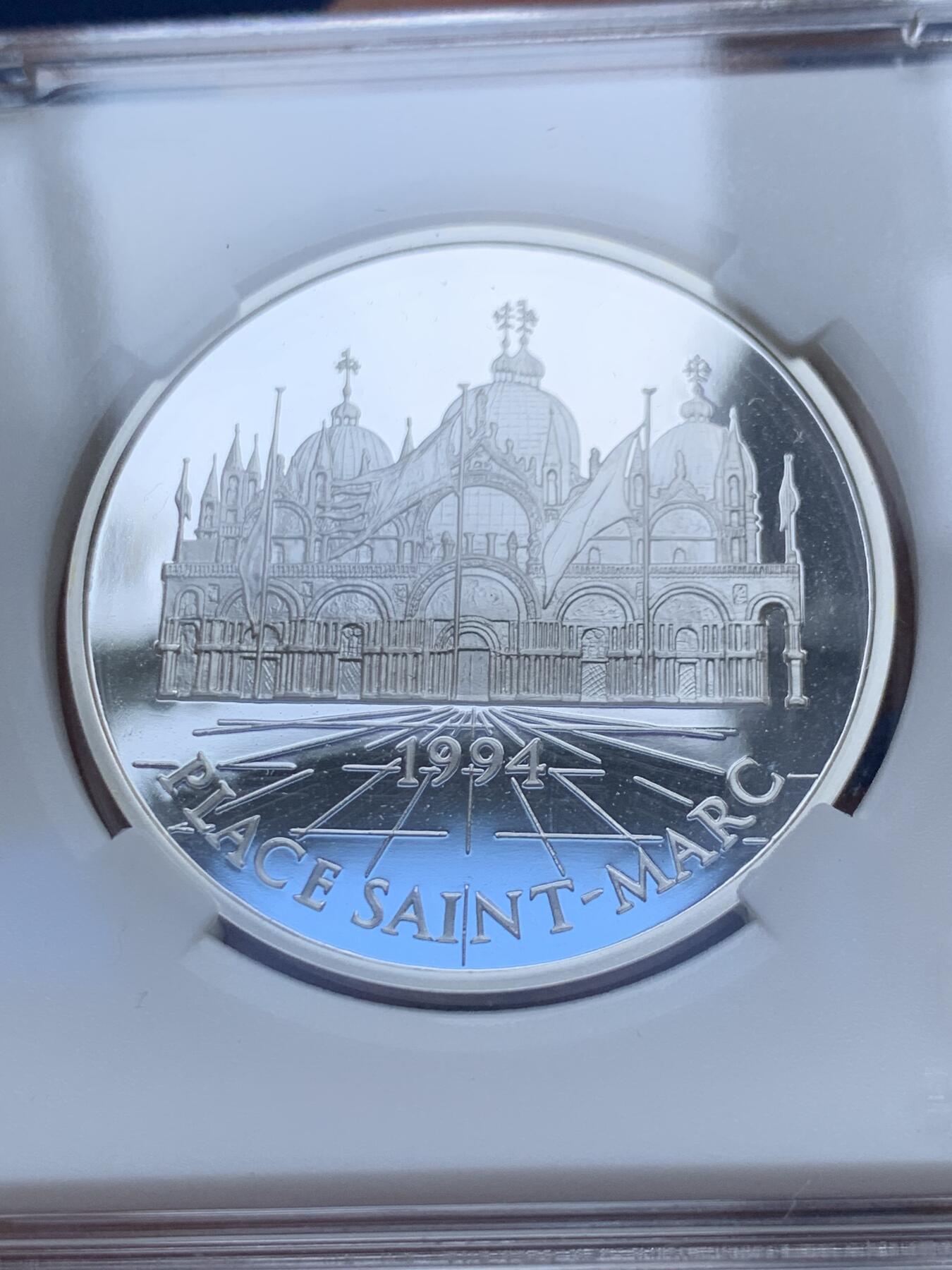 《竞宝斋》第289场- 周日，周一，周二 3场连拍 （全场包邮） 7枚一组 法国欧洲知名景点100法郎精制币 1993年巴黎凯旋门+1994年伦敦大本钟+1994年芬兰赫尔辛基圣尼古拉大教堂+1994年威尼斯圣马可宫+1995年安达卢西亚阿尔罕布拉宫+1996年雅典帕特农神庙+1997年丹麦哥本哈根美人鱼 22.2g 900银 37mm