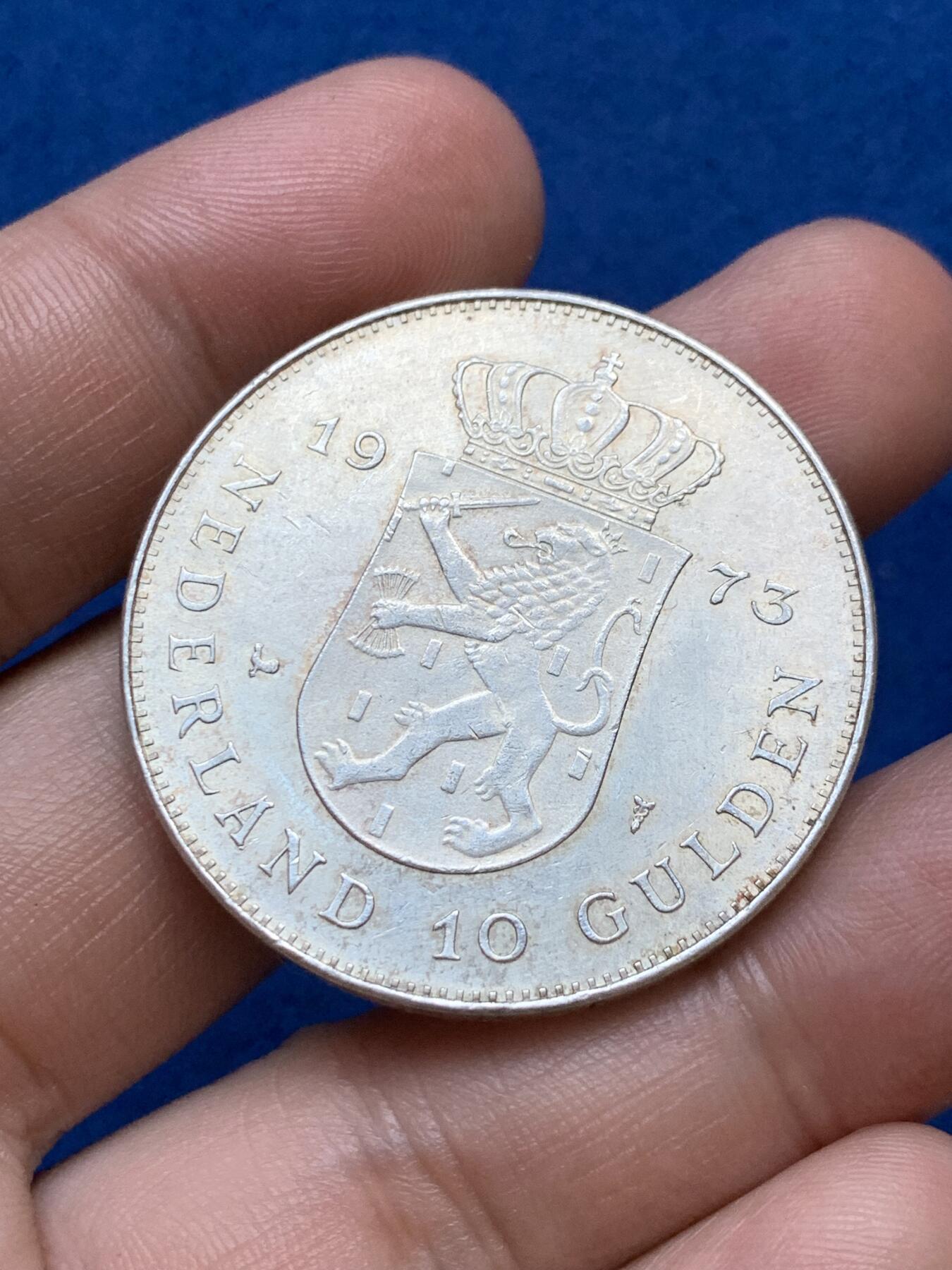 《竞宝斋》第289场- 周日，周一，周二 3场连拍 （全场包邮） 荷兰1973年朱丽安娜女王10盾大银币