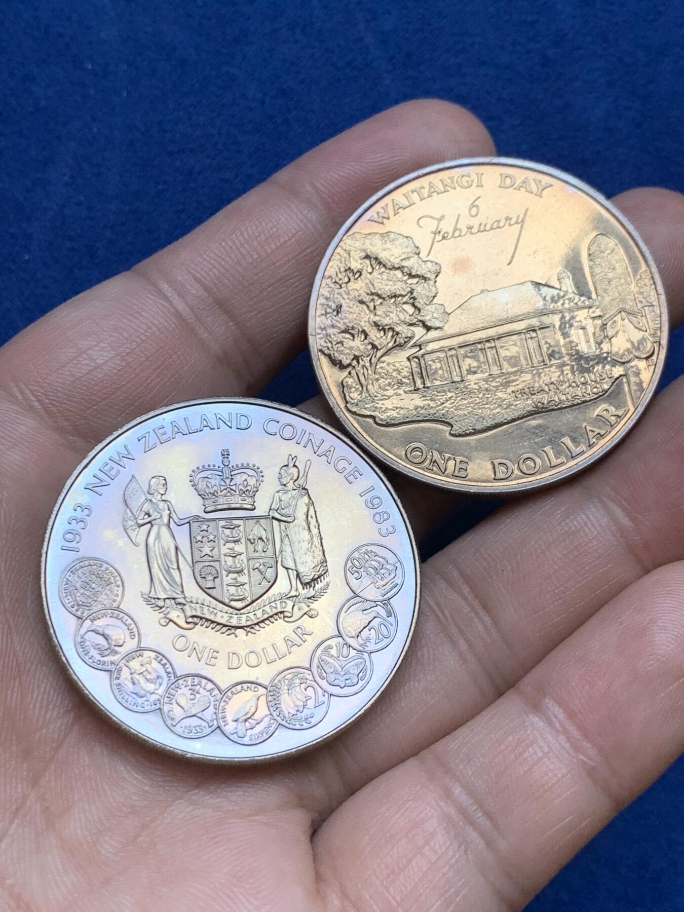 《竞宝斋》第289场- 周日，周一，周二 3场连拍 （全场包邮） 两枚一组 新西兰1977和1983年克朗币