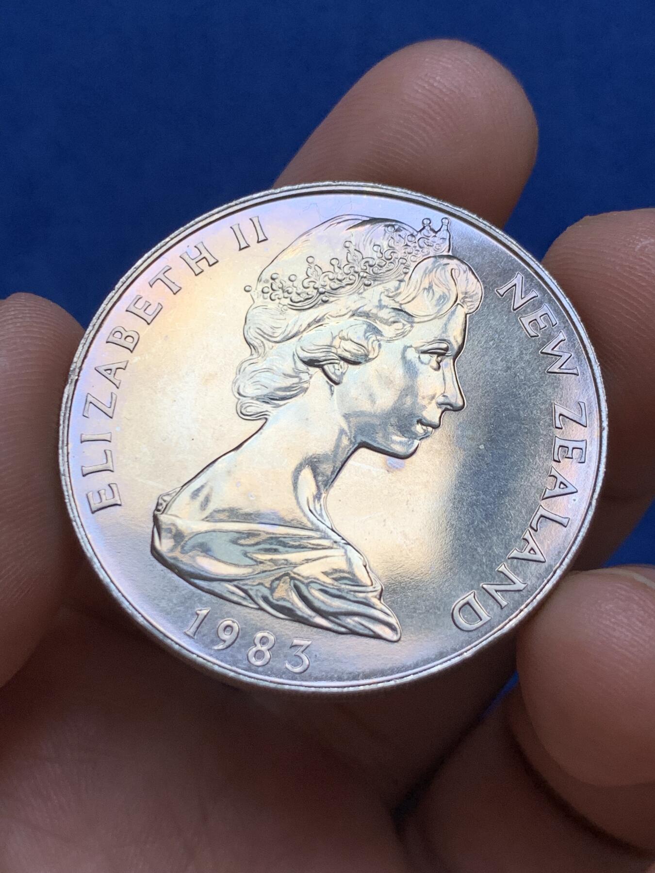 《竞宝斋》第289场- 周日，周一，周二 3场连拍 （全场包邮） 两枚一组 新西兰1977和1983年克朗币