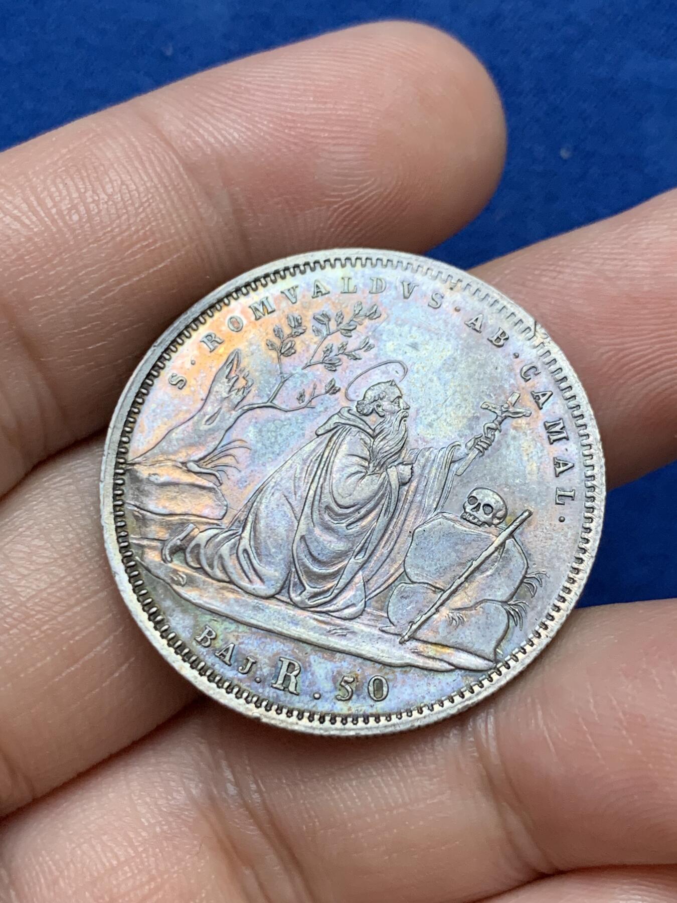 《竞宝斋》第289场- 周日，周一，周二 3场连拍 （全场包邮） 教皇国1832年格列高利十六世50B银币 难得品种 细节见图