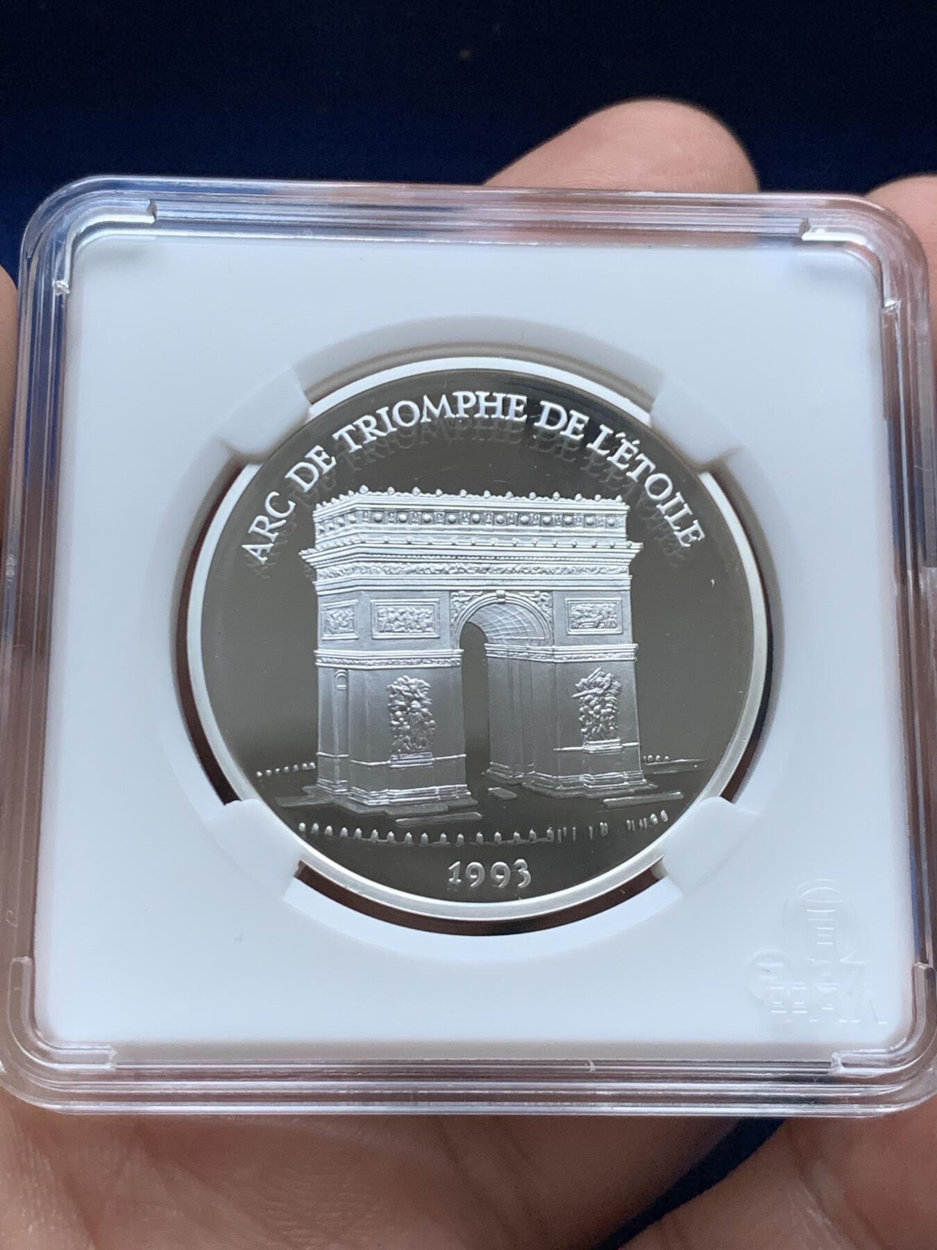 《竞宝斋》第289场- 周日，周一，周二 3场连拍 （全场包邮） 7枚一组 法国欧洲知名景点100法郎精制币 1993年巴黎凯旋门+1994年伦敦大本钟+1994年芬兰赫尔辛基圣尼古拉大教堂+1994年威尼斯圣马可宫+1995年安达卢西亚阿尔罕布拉宫+1996年雅典帕特农神庙+1997年丹麦哥本哈根美人鱼 22.2g 900银 37mm