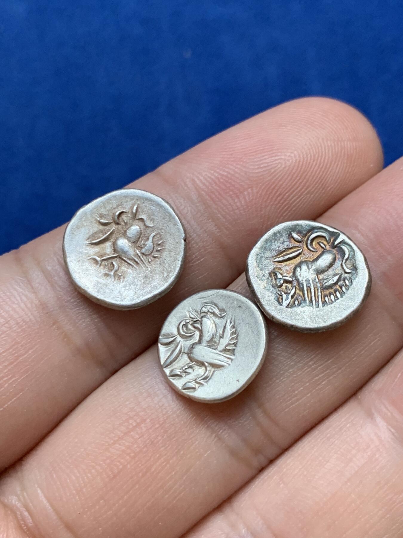 《竞宝斋》第289场- 周日，周一，周二 3场连拍 （全场包邮） 3枚一组 柬埔寨小鸟银币