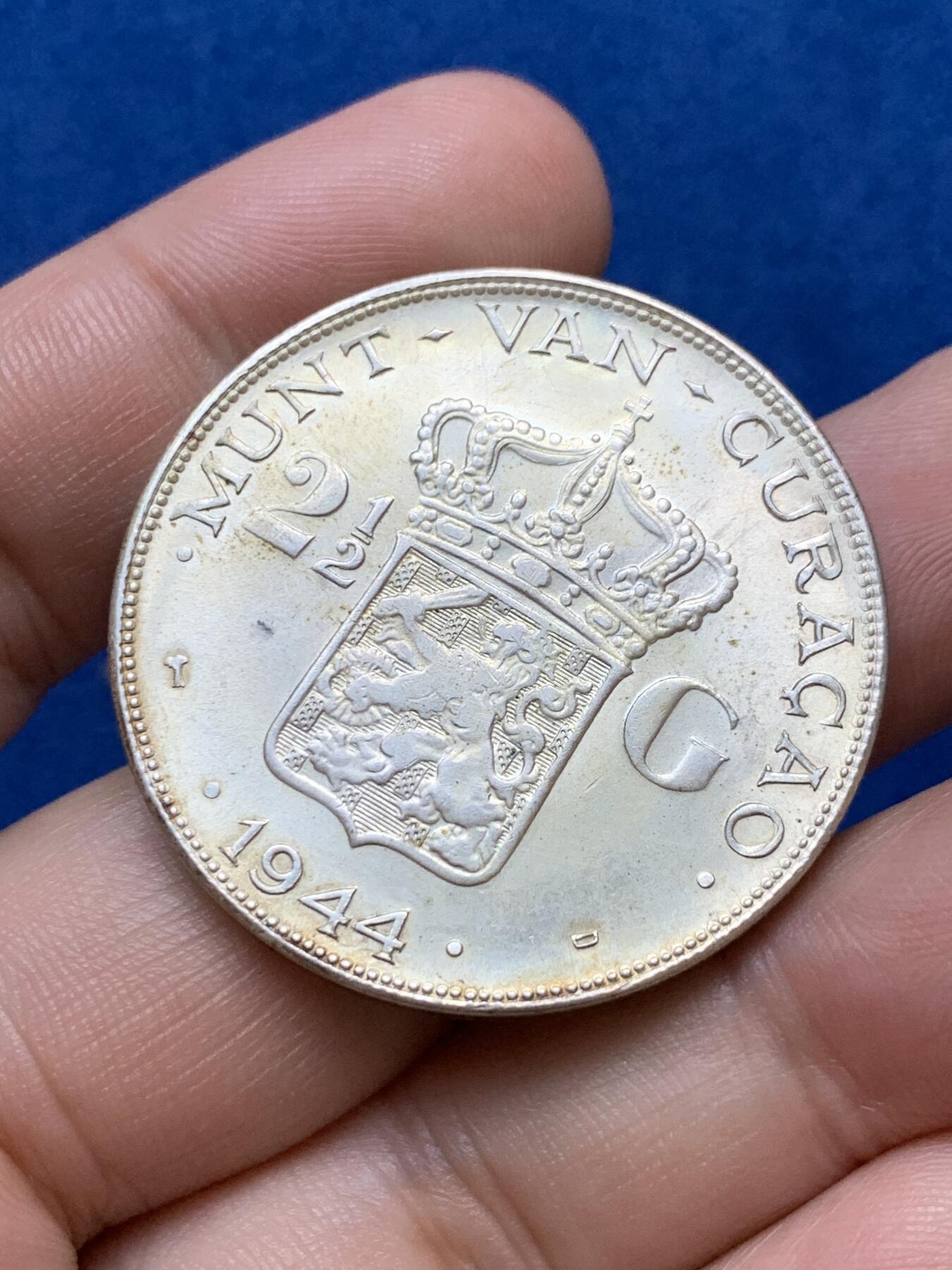 《竞宝斋》第289场- 周日，周一，周二 3场连拍 （全场包邮） 荷属库拉索1944年威廉明娜女王2.5盾大银币