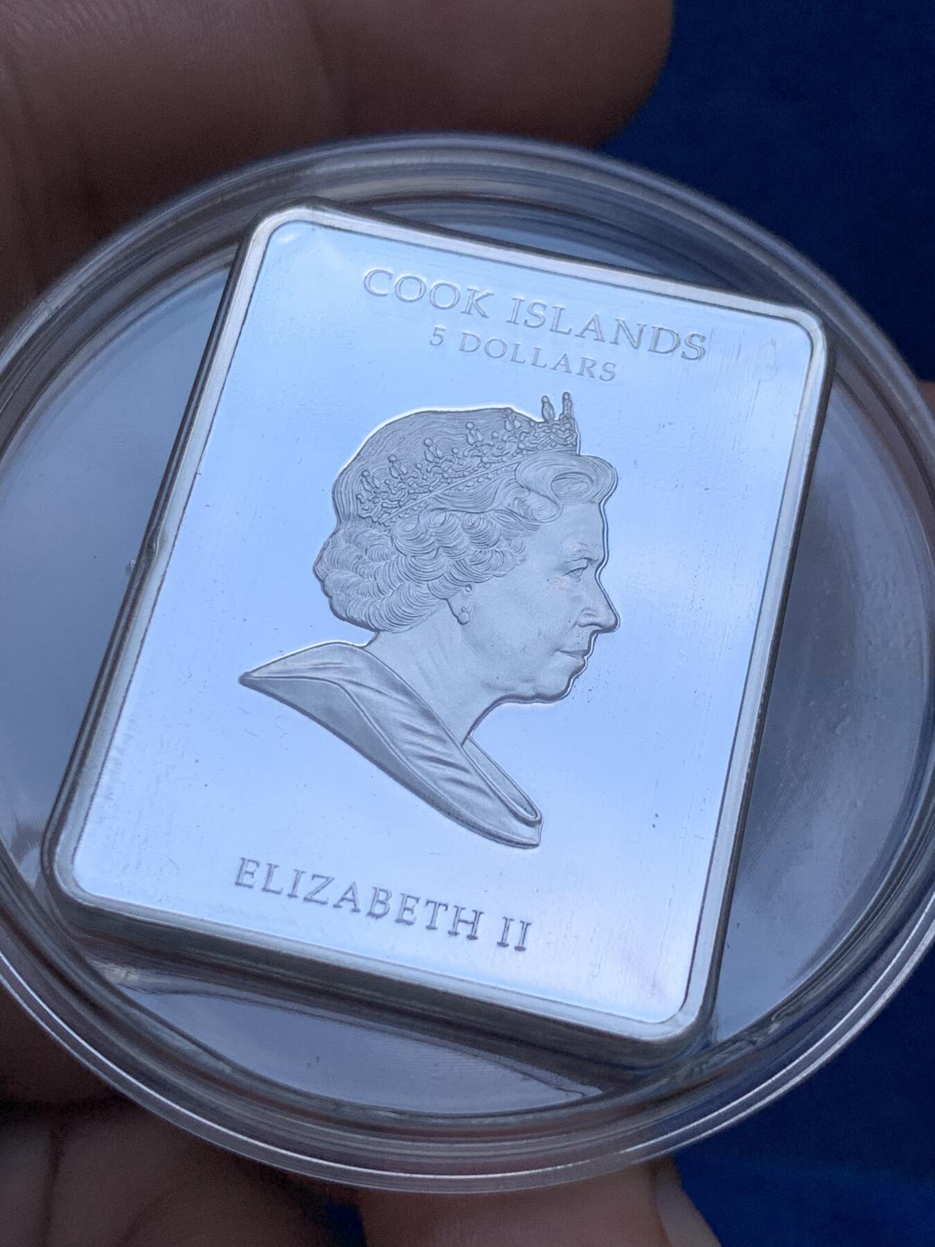 《竞宝斋》第289场- 周日，周一，周二 3场连拍 （全场包邮） 【少见】库克群岛2010年5元欧洲大师系列捷克著名画家彼得·布兰德《三博士朝圣》彩色精制纪念银币