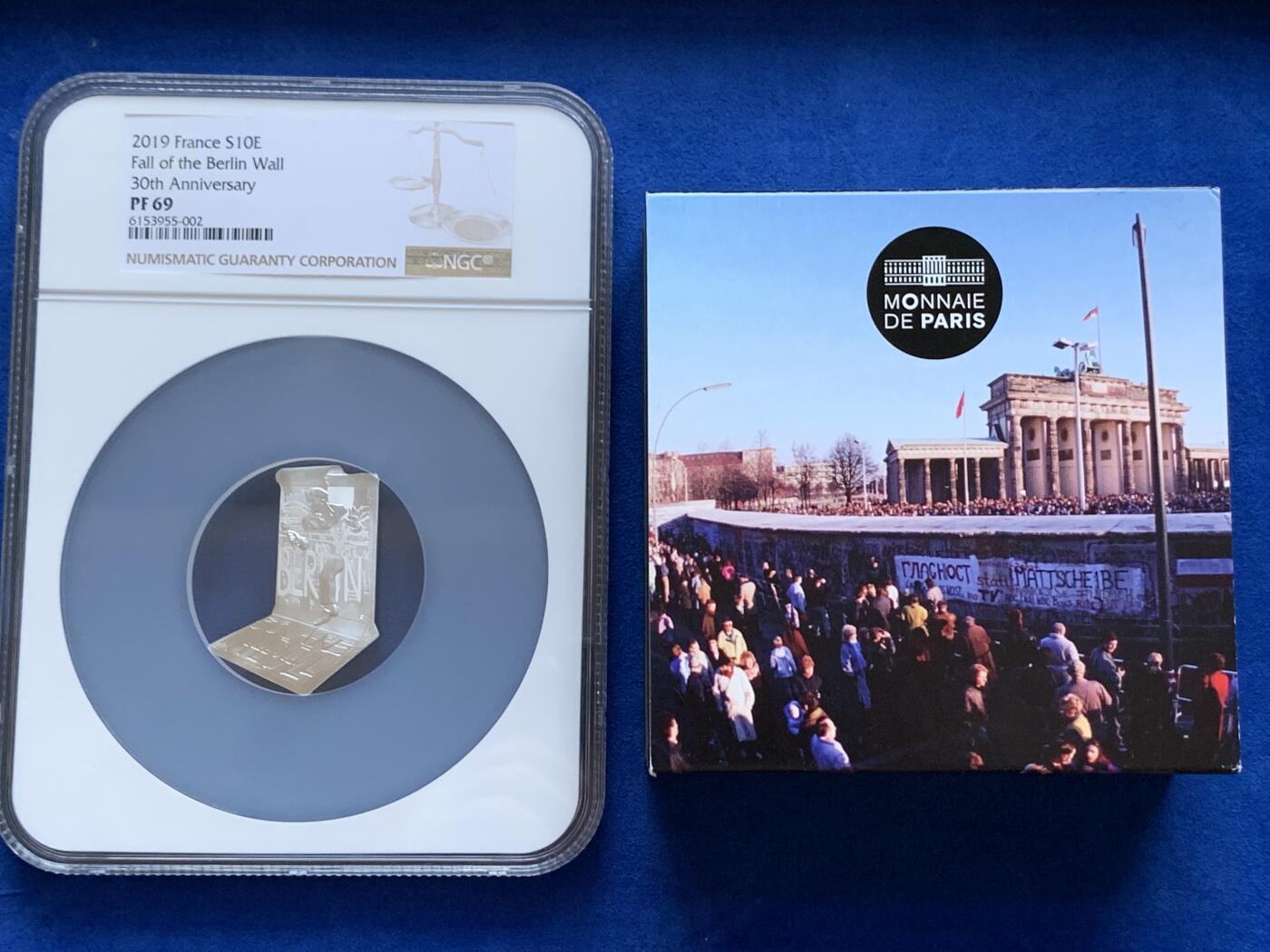 《竞宝斋》第289场- 周日，周一，周二 3场连拍 （全场包邮） NGC PF69UC 法国2019年柏林墙推倒30周年异形10欧精制银币 限量3000枚 2021年度克劳斯世界硬币大奖赛之年度最佳艺术币 盒证齐全 22.2g 900银 38mm