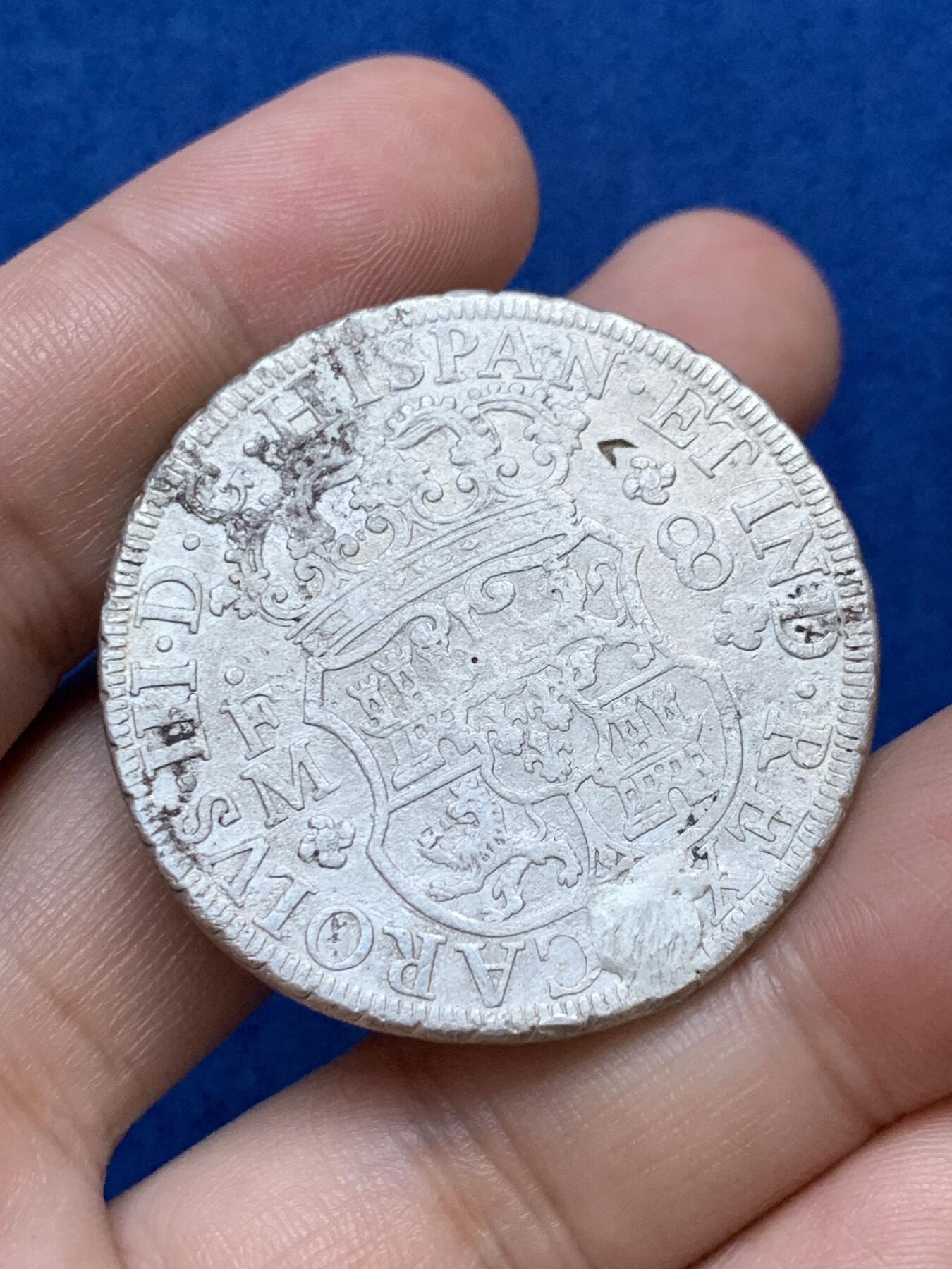 《竞宝斋》第289场- 周日，周一，周二 3场连拍 （全场包邮） 西属墨西哥1771年地球双柱8R大银币 有打孔修补 细节如图