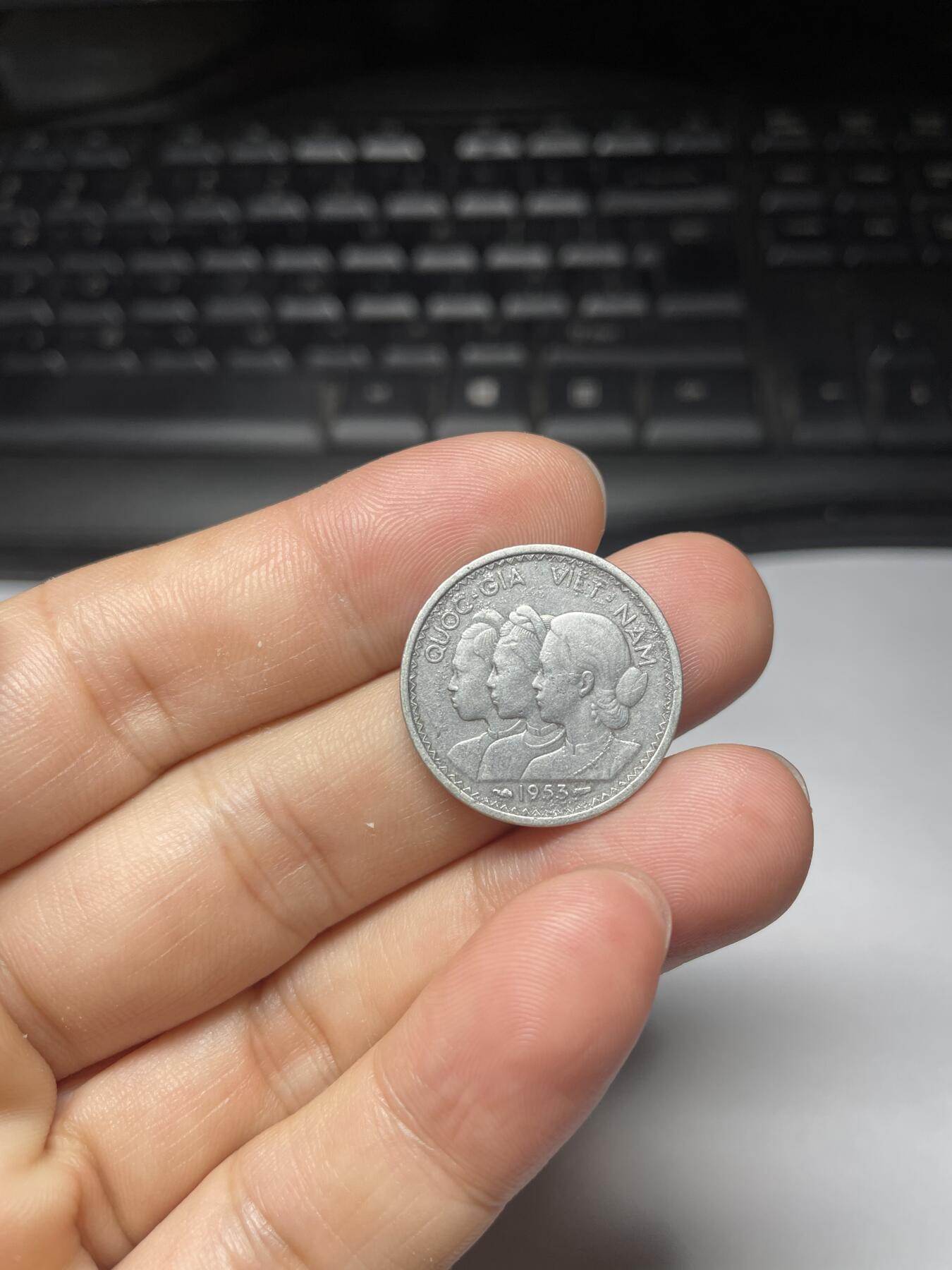 每日一拍，2024年集古藏今外币拍卖第十一期-第6场—（总第106拍），新一期拍卖开始了 1953年越南三女10苏
