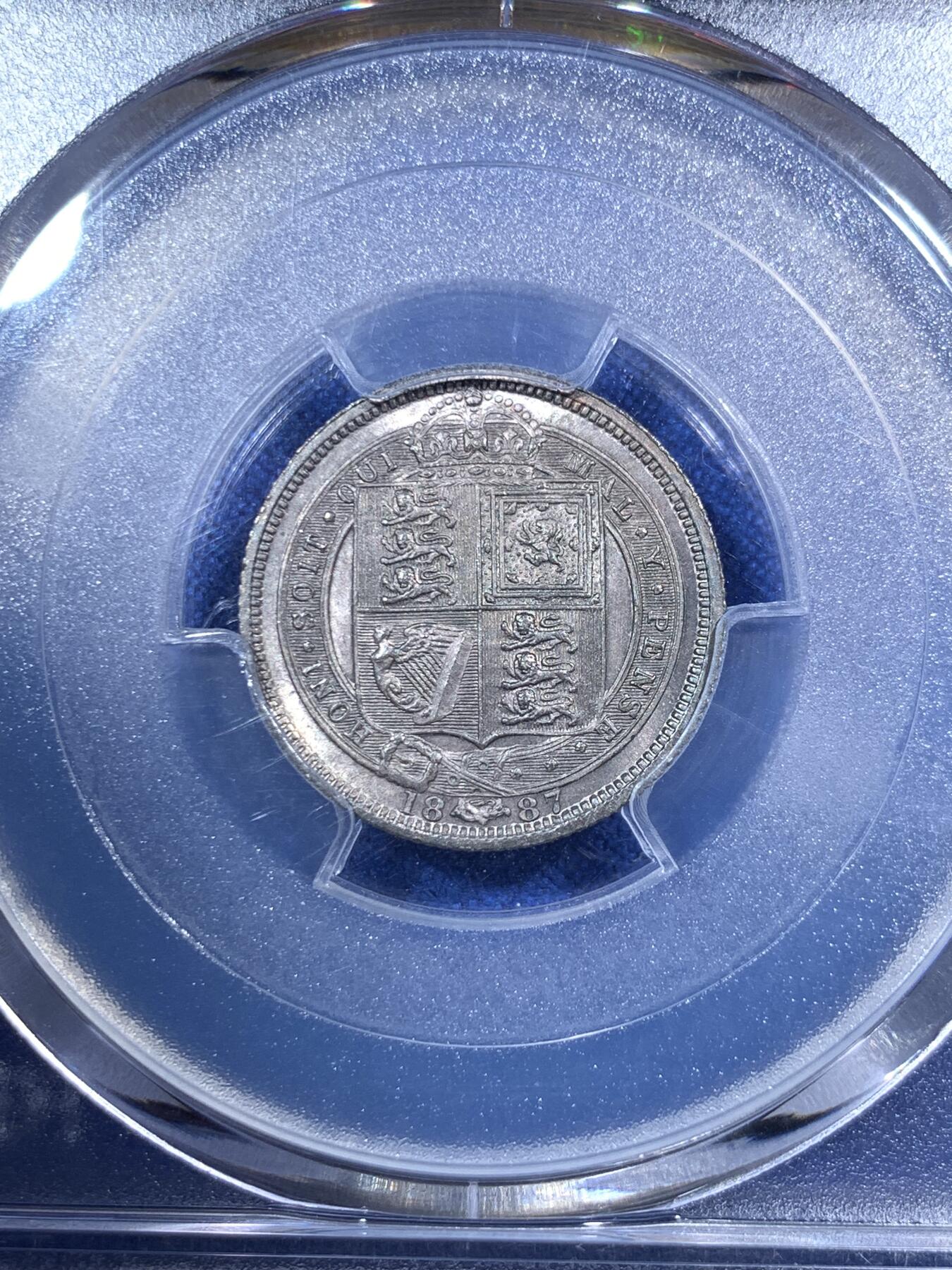 《竞宝斋》第289场- 周日，周一，周二 3场连拍 （全场包邮） PCGS MS64 英国1887年维多利亚6便士银币 黑浆盾徽