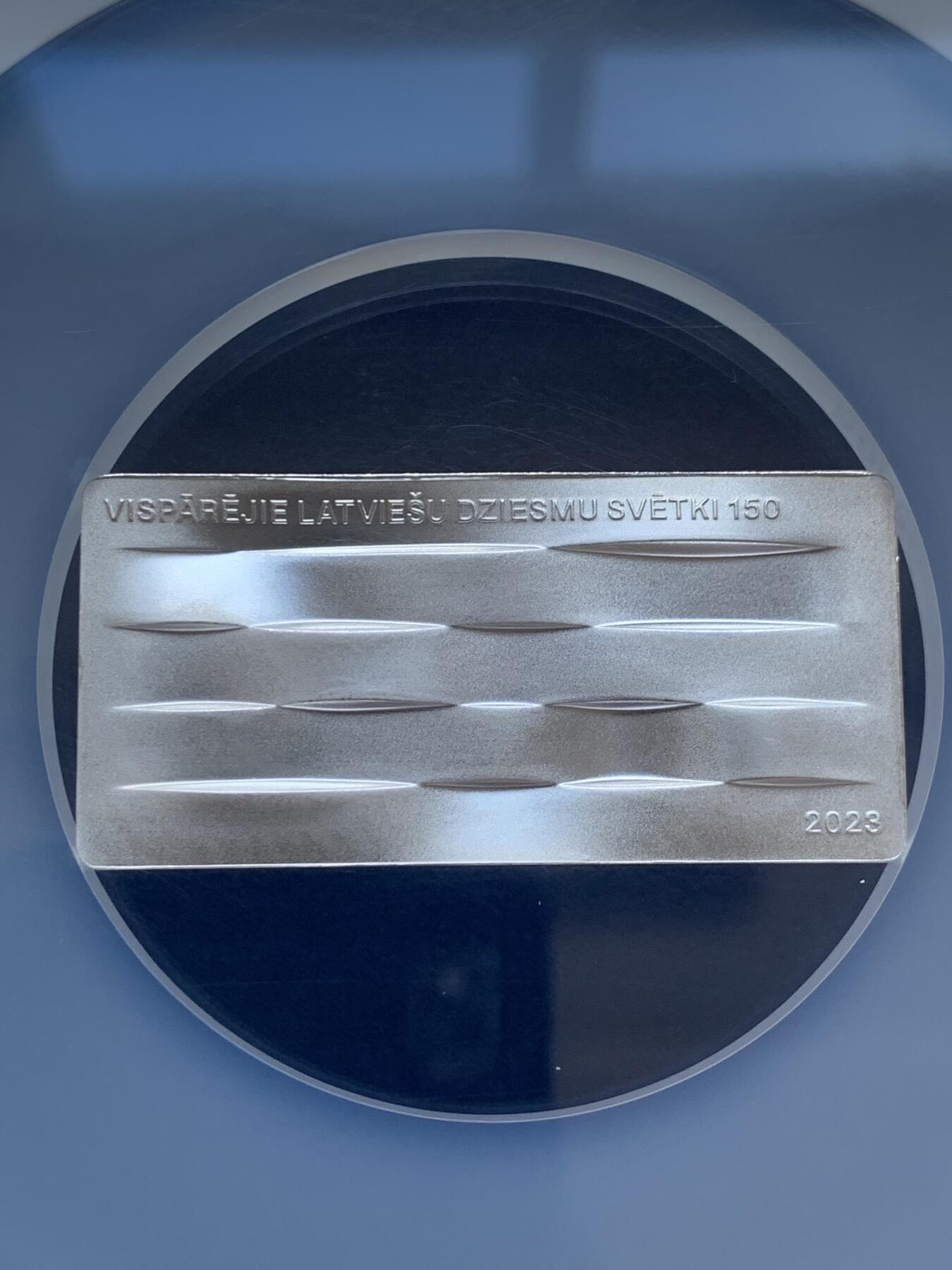 《竞宝斋》第289场- 周日，周一，周二 3场连拍 （全场包邮） NGC PF70UC 拉脱维亚2023年发行“歌声震撼人心”全国歌舞庆典150周年彩银纪念精制币 限量4000枚 2025年度克劳斯世界硬币大奖赛之最富激情奖提名币 大热门 盒证齐全 29g 999银 52g