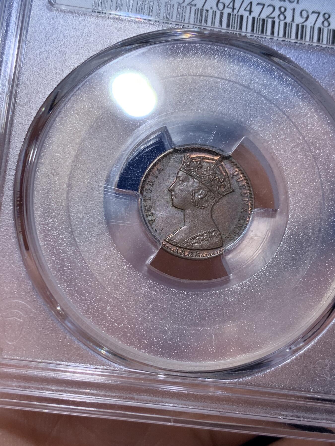 《竞宝斋》第289场- 周日，周一，周二 3场连拍 （全场包邮） PCGS MS64BN 英国1887年维多利亚半法新token 又称最小的马剑 经典唐曾帽造型 巧克力包浆也遮不住底板的细腻