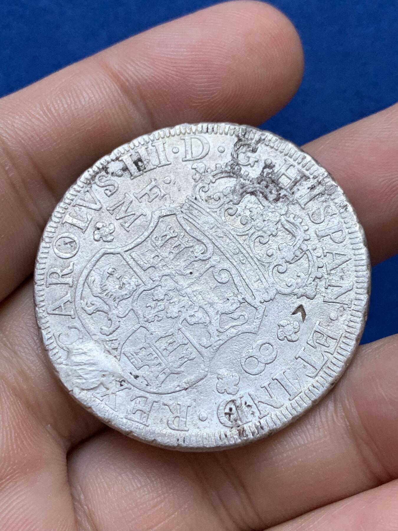 《竞宝斋》第289场- 周日，周一，周二 3场连拍 （全场包邮） 西属墨西哥1771年地球双柱8R大银币 有打孔修补 细节如图