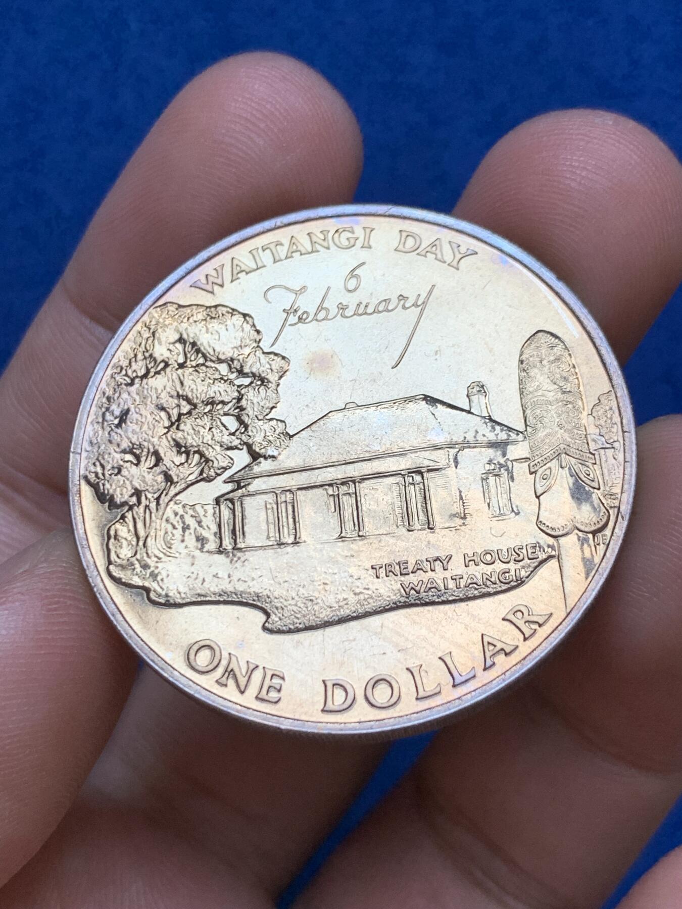 《竞宝斋》第289场- 周日，周一，周二 3场连拍 （全场包邮） 两枚一组 新西兰1977和1983年克朗币