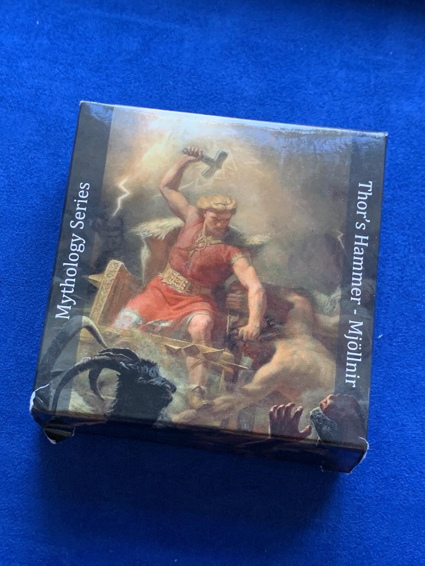 《竞宝斋》第289场- 周日，周一，周二 3场连拍 （全场包邮） 库克群岛2017年北欧神话系列1雷神之锤仿古银币 限量999枚 超高浮雕 钌化工艺 北欧神话系列首发龙头币 盒证齐全 精制币 2盎司 999银 38.6mm