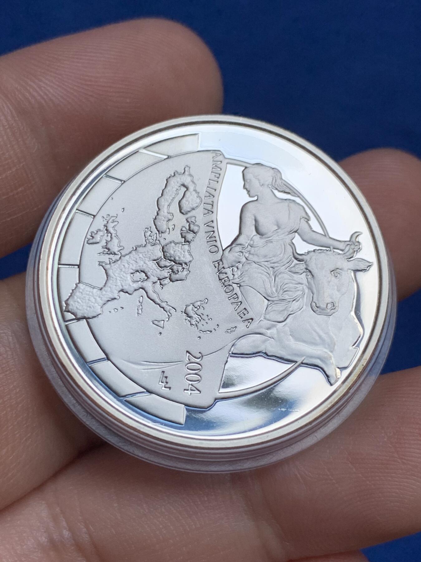 《竞宝斋》第289场- 周日，周一，周二 3场连拍 （全场包邮） 比利时2004年欧盟扩张欧洲之星系列银币10欧元