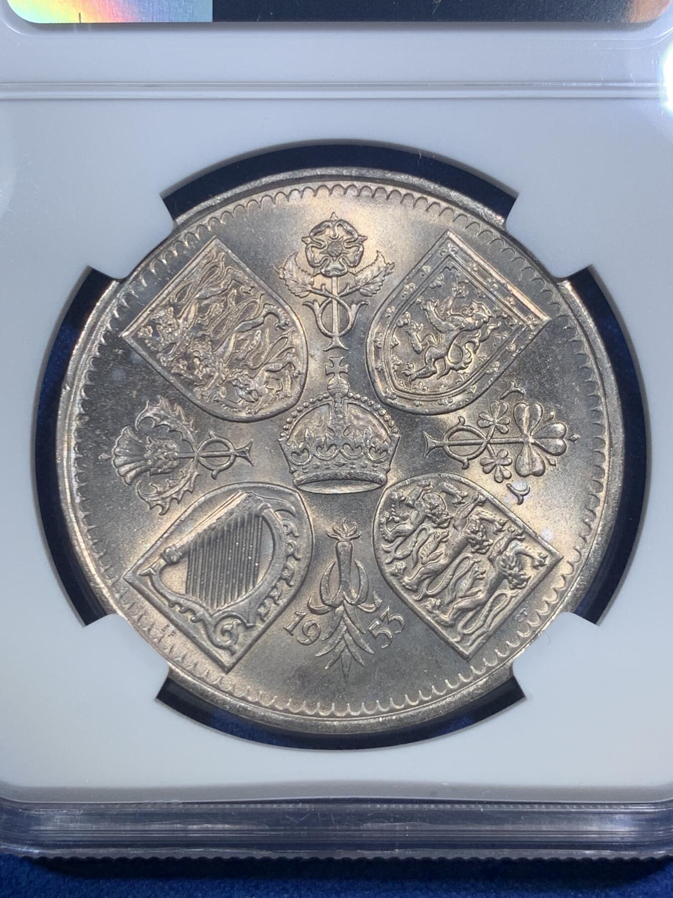 《竞宝斋》第289场- 周日，周一，周二 3场连拍 （全场包邮） NGC MS63 英国1953年伊丽莎白二世登基纪念克朗 背面有类镜面感 这个品种少见