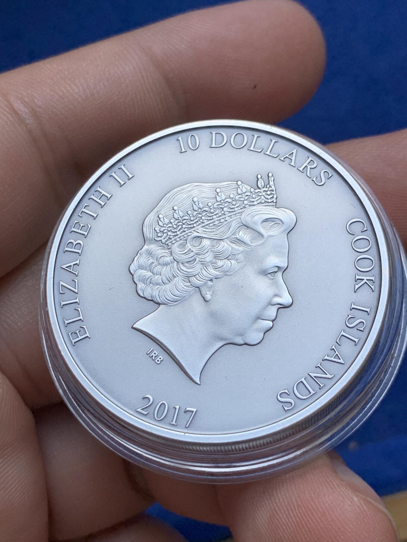 《竞宝斋》第289场- 周日，周一，周二 3场连拍 （全场包邮） 库克群岛2017年北欧神话系列1雷神之锤仿古银币 限量999枚 超高浮雕 钌化工艺 北欧神话系列首发龙头币 盒证齐全 精制币 2盎司 999银 38.6mm