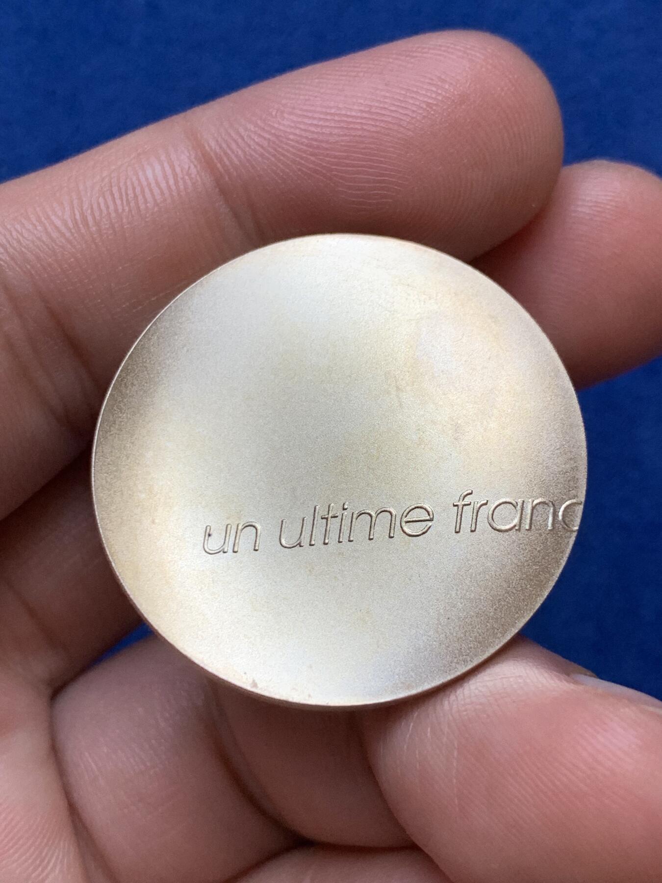 《竞宝斋》第289场- 周日，周一，周二 3场连拍 （全场包邮） 法国最后的1法郎银币 这个是原盒五彩环彩 原盒拆出来的 绝对不是人工包浆 喜欢五彩的冲就完了