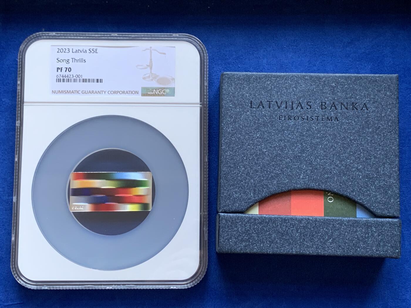 《竞宝斋》第289场- 周日，周一，周二 3场连拍 （全场包邮） NGC PF70UC 拉脱维亚2023年发行“歌声震撼人心”全国歌舞庆典150周年彩银纪念精制币 限量4000枚 2025年度克劳斯世界硬币大奖赛之最富激情奖提名币 大热门 盒证齐全 29g 999银 52g