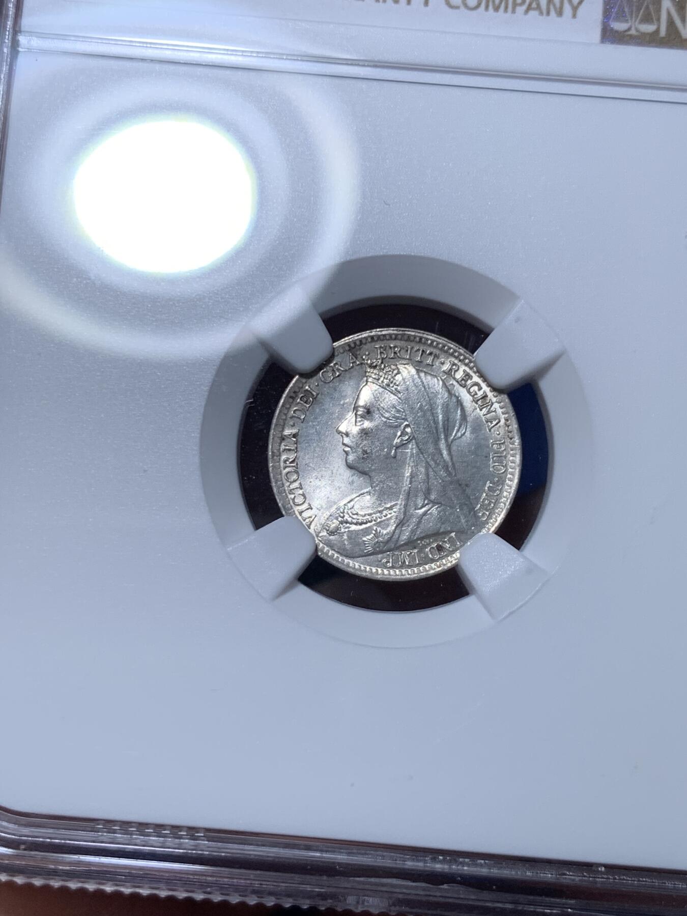 《竞宝斋》第289场- 周日，周一，周二 3场连拍 （全场包邮） NGC MS63 英国1897年维多利亚3便士 带有凝霜感的转光 氧化黑点导致上海N仅给出63分