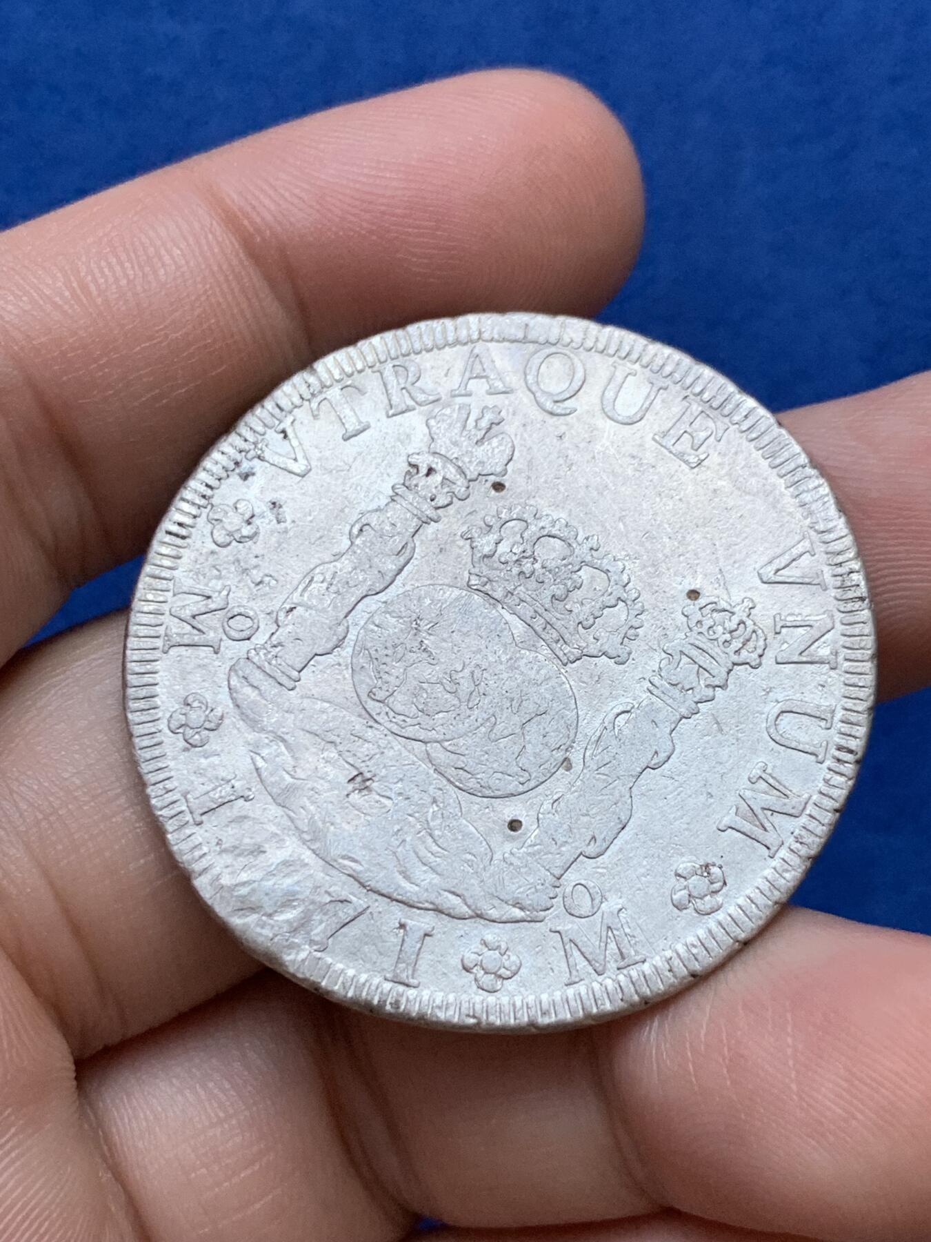 《竞宝斋》第289场- 周日，周一，周二 3场连拍 （全场包邮） 西属墨西哥1771年地球双柱8R大银币 有打孔修补 细节如图