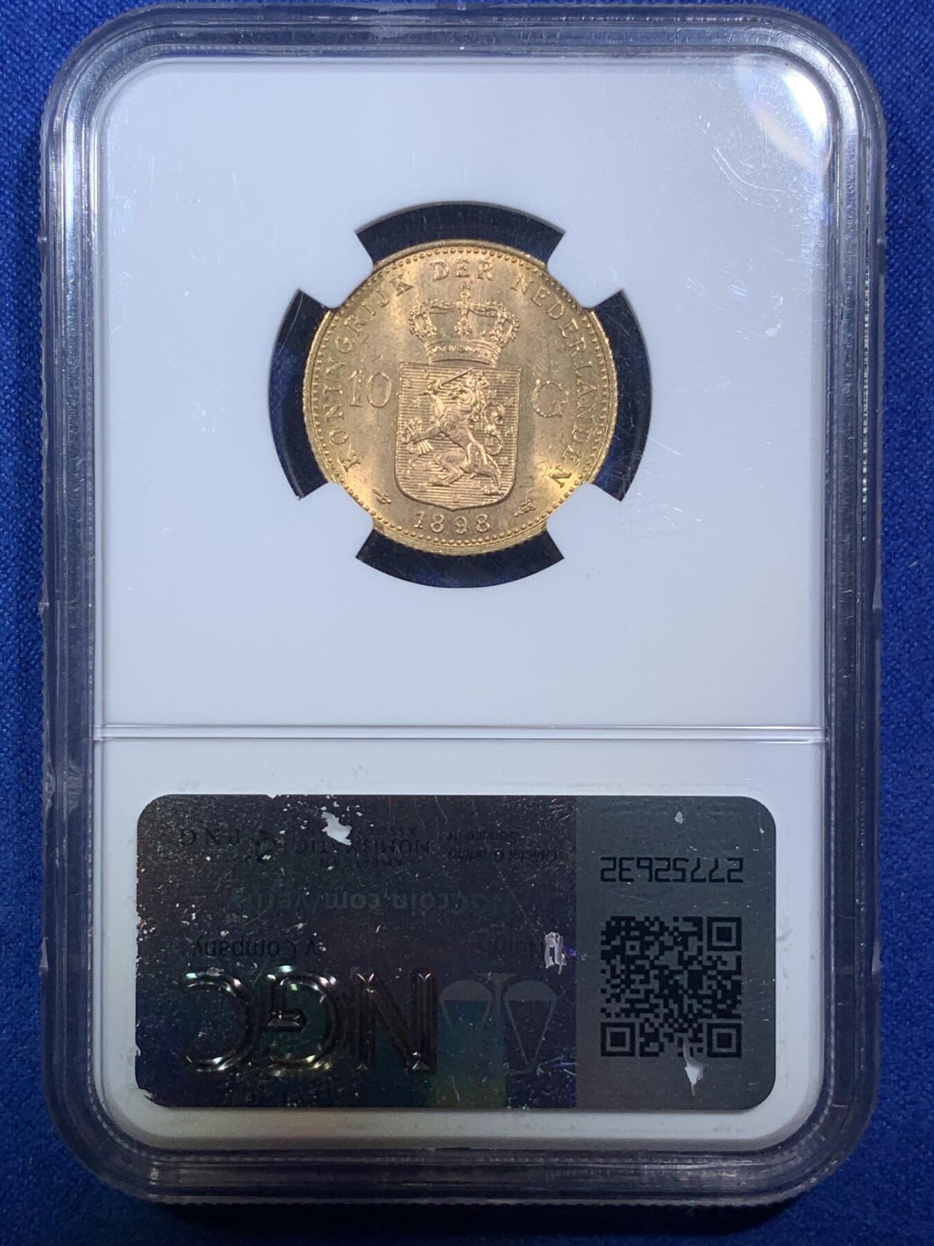 《竞宝斋》第289场- 周日，周一，周二 3场连拍 （全场包邮） NGC MS63 荷兰威廉明娜女王10盾金币 6.729克最大面值 只发行了一年最好看的少女头像，金价上涨有升值潜力，状态不错。盒子背后激光标签有掉漆