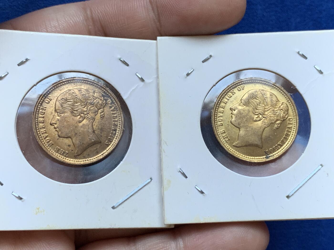 《竞宝斋》第289场- 周日，周一，周二 3场连拍 （全场包邮） 两枚一组 英国小维DuBo代币 少见UNC品相镀金完好