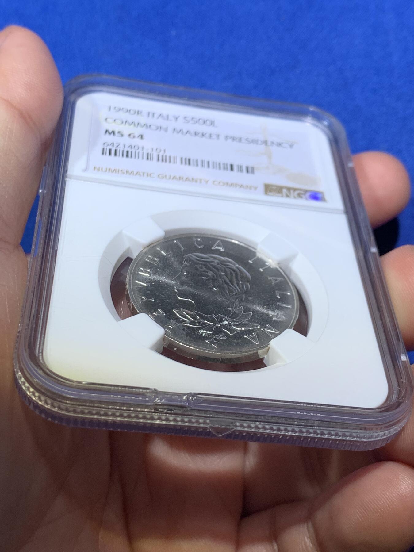 《竞宝斋》第289场- 周日，周一，周二 3场连拍 （全场包邮） NGC MS64 意大利1990年欧洲轮值主席国500里拉磨砂版纪念银币带盒 最高评级分