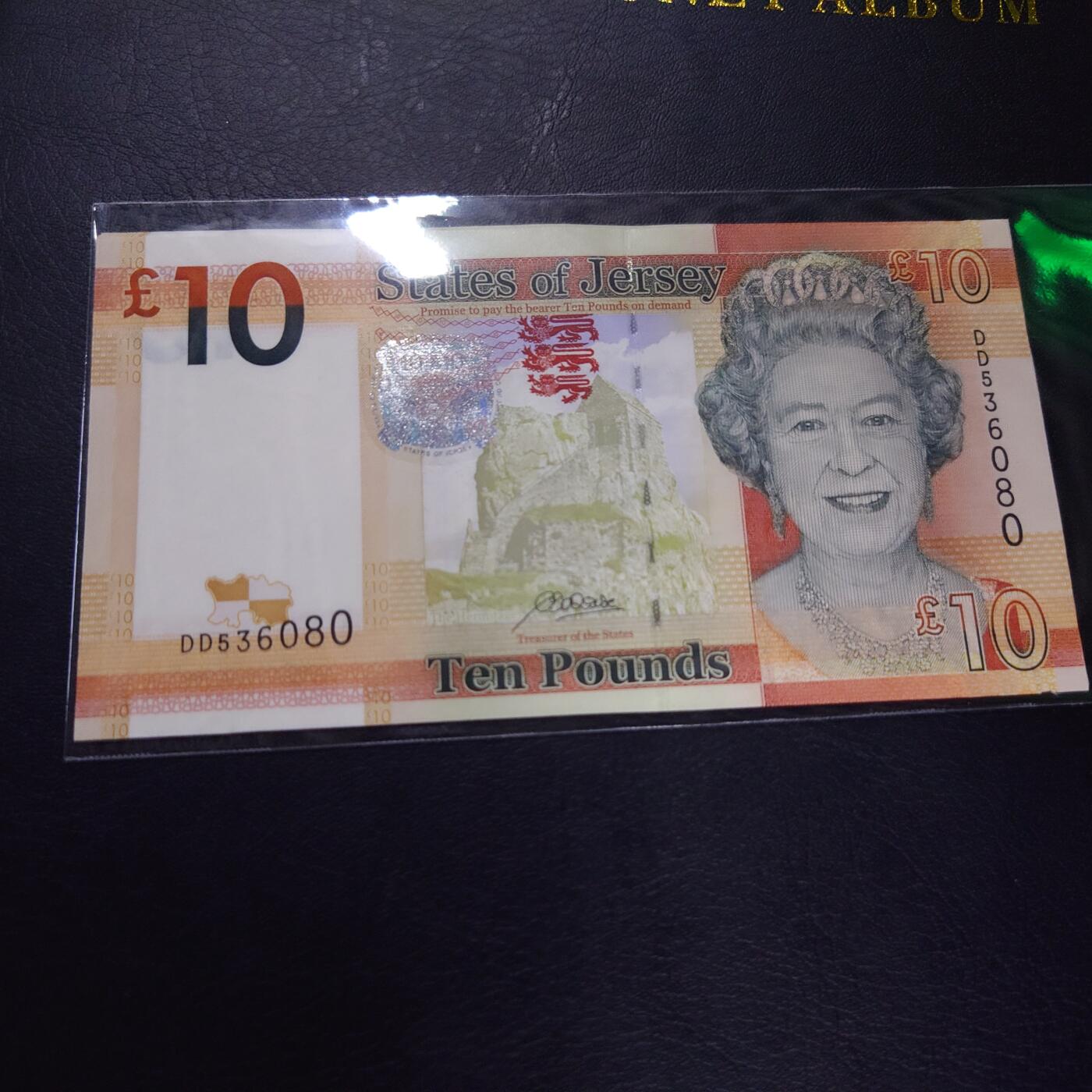 【世界钱币】精选微拍第121期暨2024年第32期  部分新品卖剩 泽西岛10镑 全程无47全新绝品尾号080