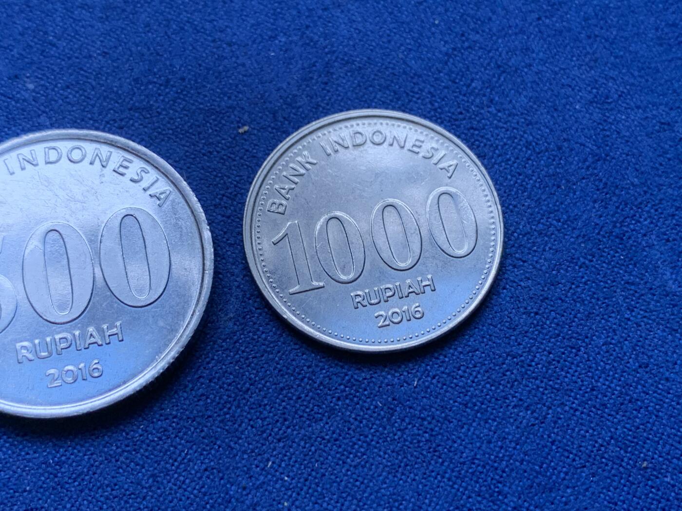 《竞宝斋》第290场- 周日，周一，周二 3场连拍 （全场包邮） 两枚一组 2016年印度尼西亚500和1000面值硬币