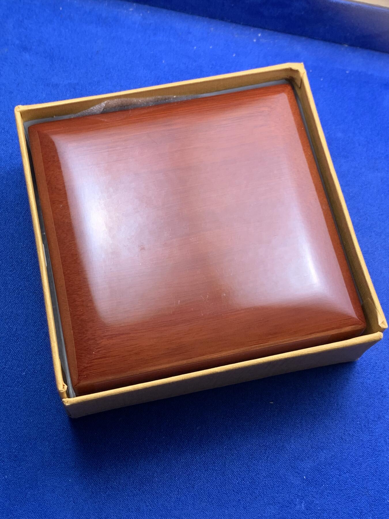 《竞宝斋》第290场- 周日，周一，周二 3场连拍 （全场包邮） 台湾省中华民国 一百周年一盎司精致纪念银币 原盒证 品相极好 市面非常少见 市场价六百多元