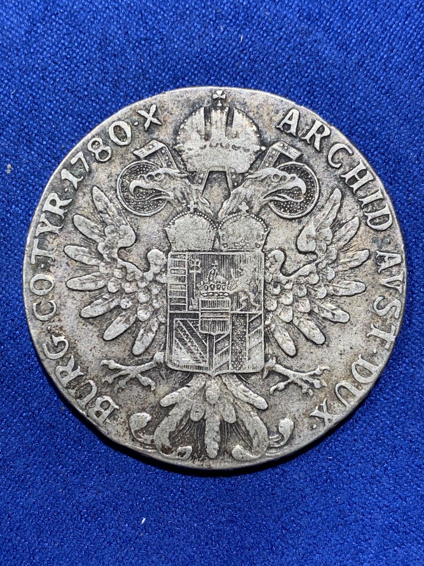 《竞宝斋》第290场- 周日，周一，周二 3场连拍 （全场包邮） 两枚一组 NGC AU58 奥地利大奶妈 双须版银币 早期后铸版  另外+一枚原味通货后铸大奶妈银币