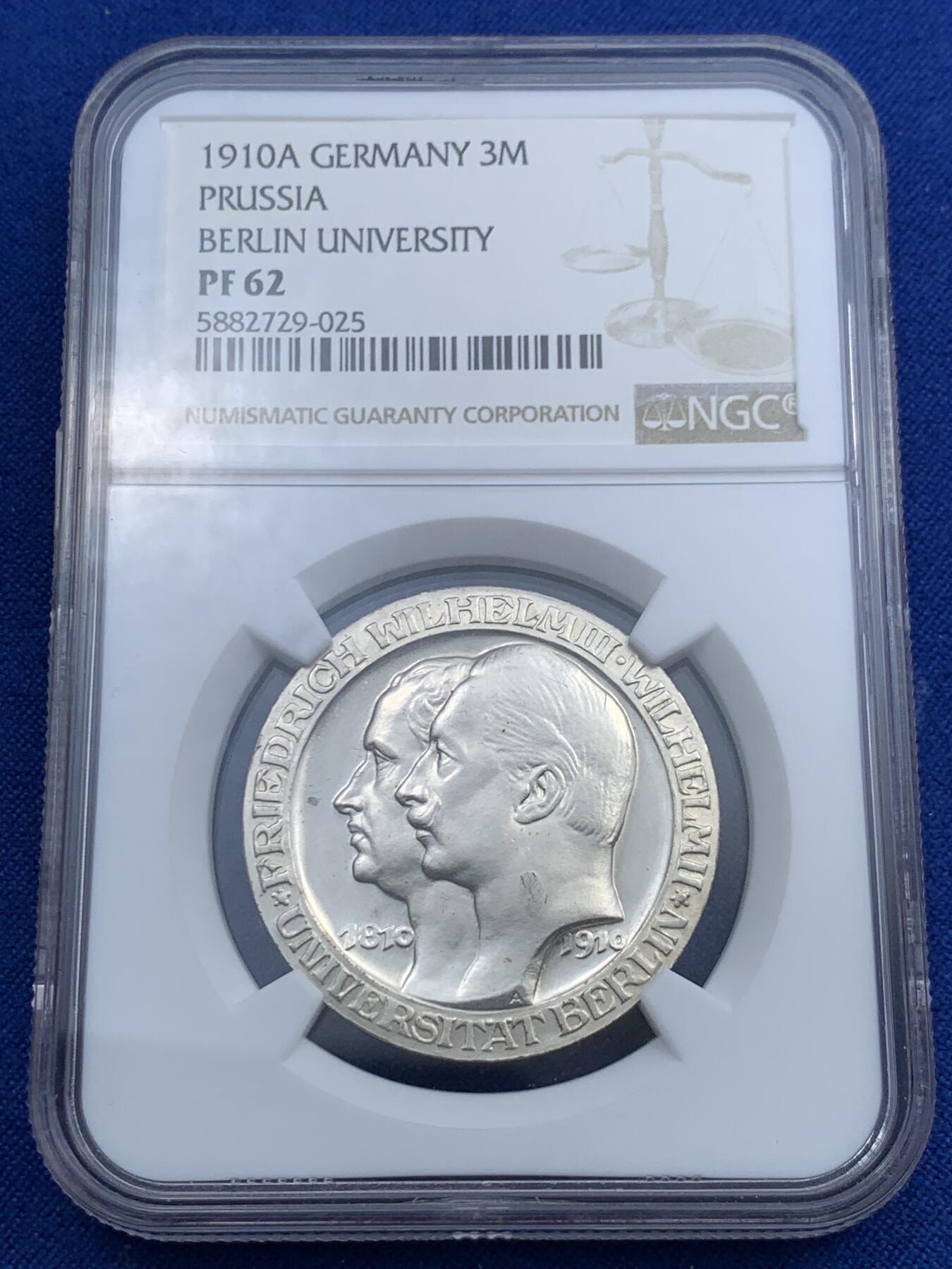 《竞宝斋》第290场- 周日，周一，周二 3场连拍 （全场包邮） NGC PF62 德国 普鲁士 1910年 柏林大学纪念 3马克 精制银币 精制不多见