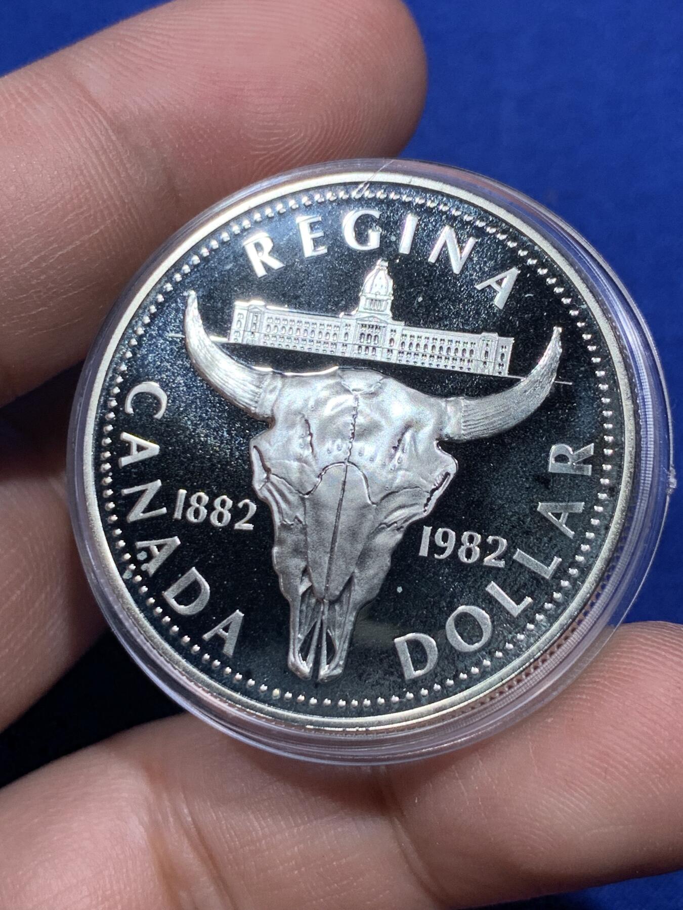 《竞宝斋》第290场- 周日，周一，周二 3场连拍 （全场包邮） 加拿大1982年里贾纳市成立100周年纪念银币