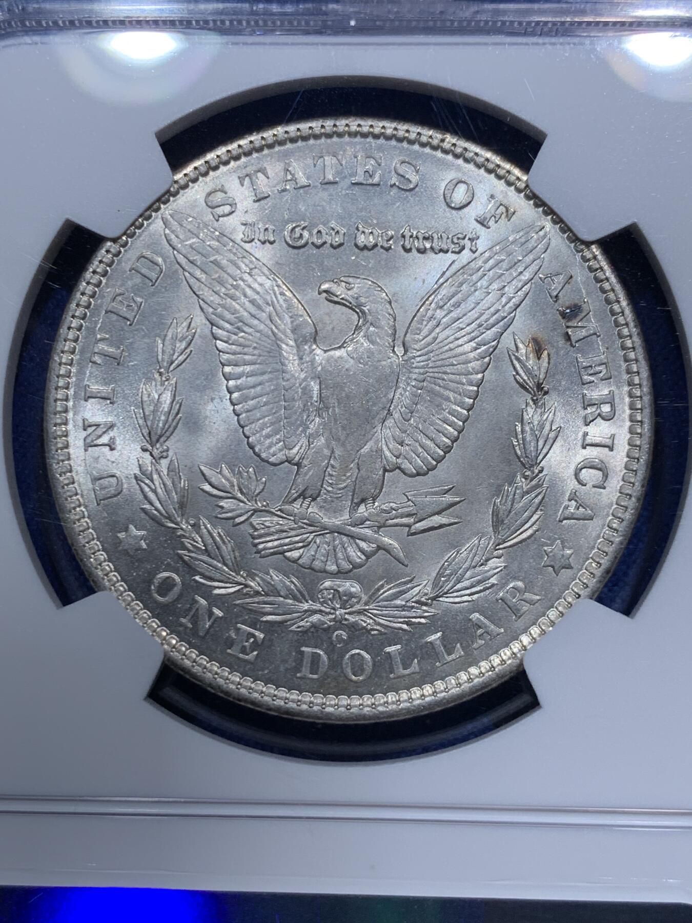 《竞宝斋》第290场- 周日，周一，周二 3场连拍 （全场包邮） NGC MS65 美国1904摩根银币 车轮光 底板非常干净 鲜有划丝磕碰 在摩根中十分难得