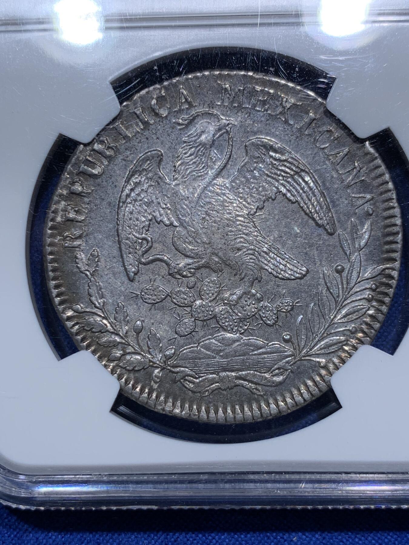 《竞宝斋》第290场- 周日，周一，周二 3场连拍 （全场包邮） NGC AU55 墨西哥1834年早期鹰洋 章型币 稀见早期肥鹰 鹰羽仙人掌细节不错，入骨深五彩，美不胜收。老N盒品质保障，状态超越分数