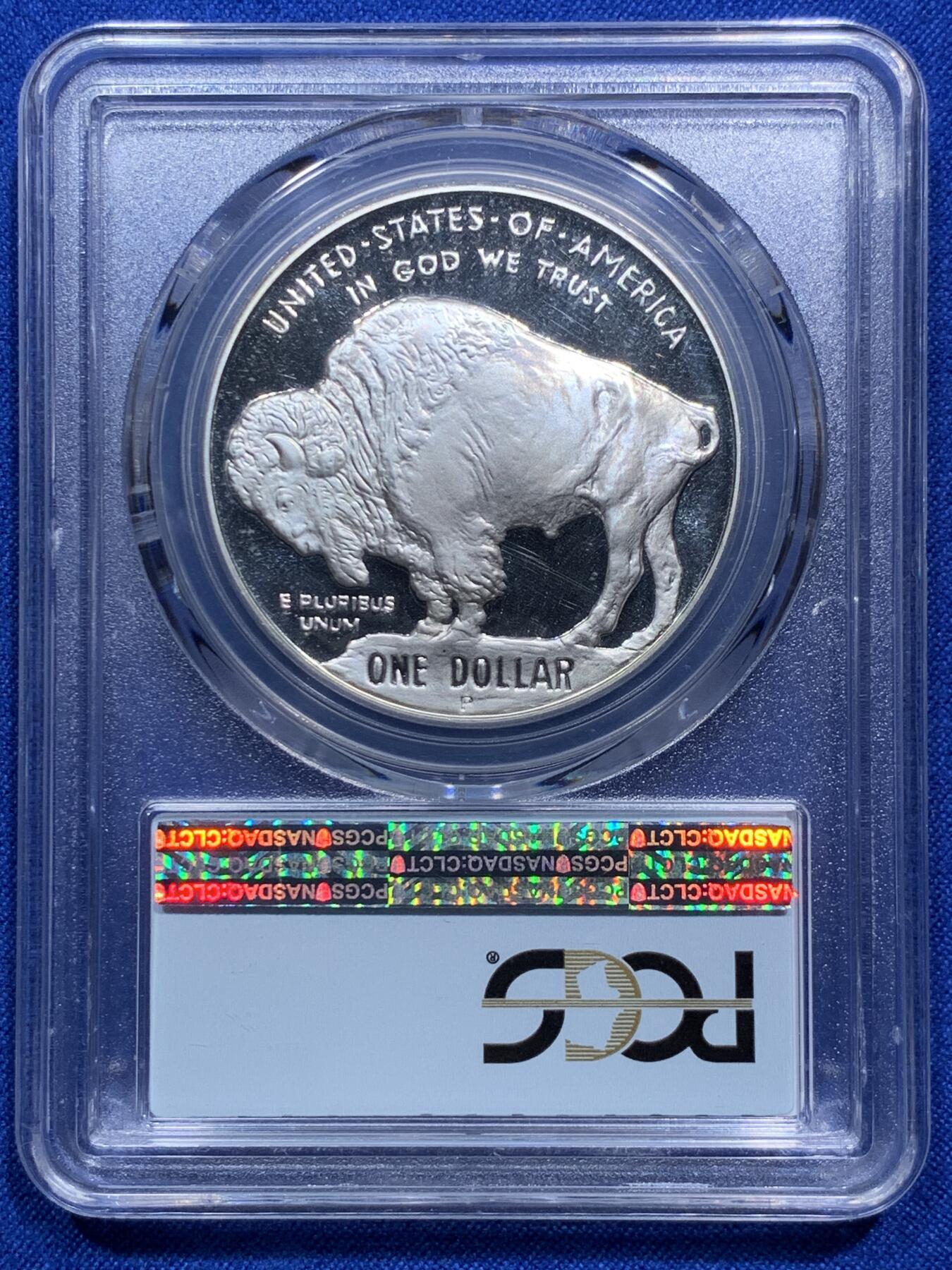 《竞宝斋》第290场- 周日，周一，周二 3场连拍 （全场包邮） PCGS PR70DCAM 美国2001P公牛精致版银币 1oz 纯度99.9%